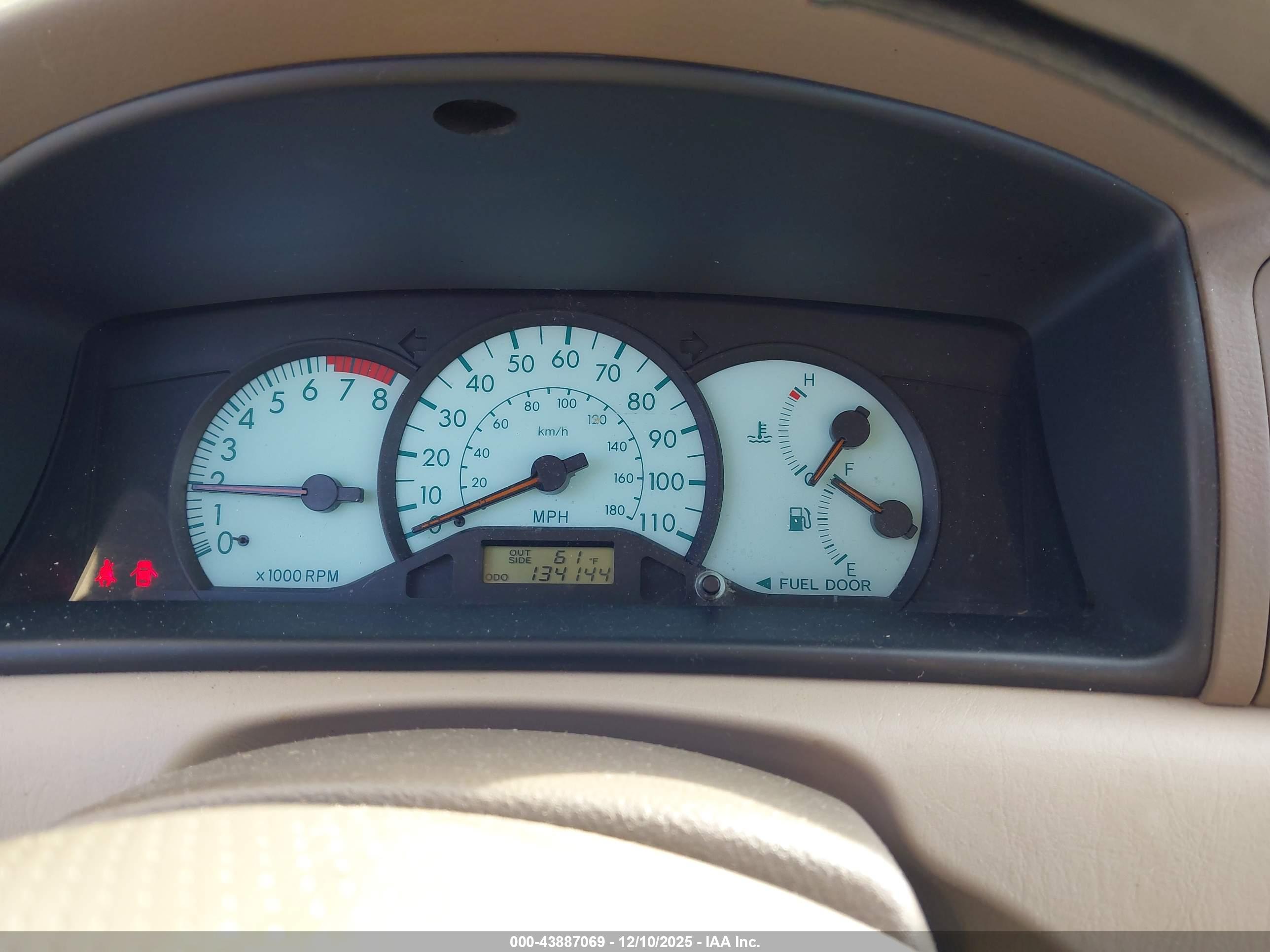 TOYOTA COROLLA image 7