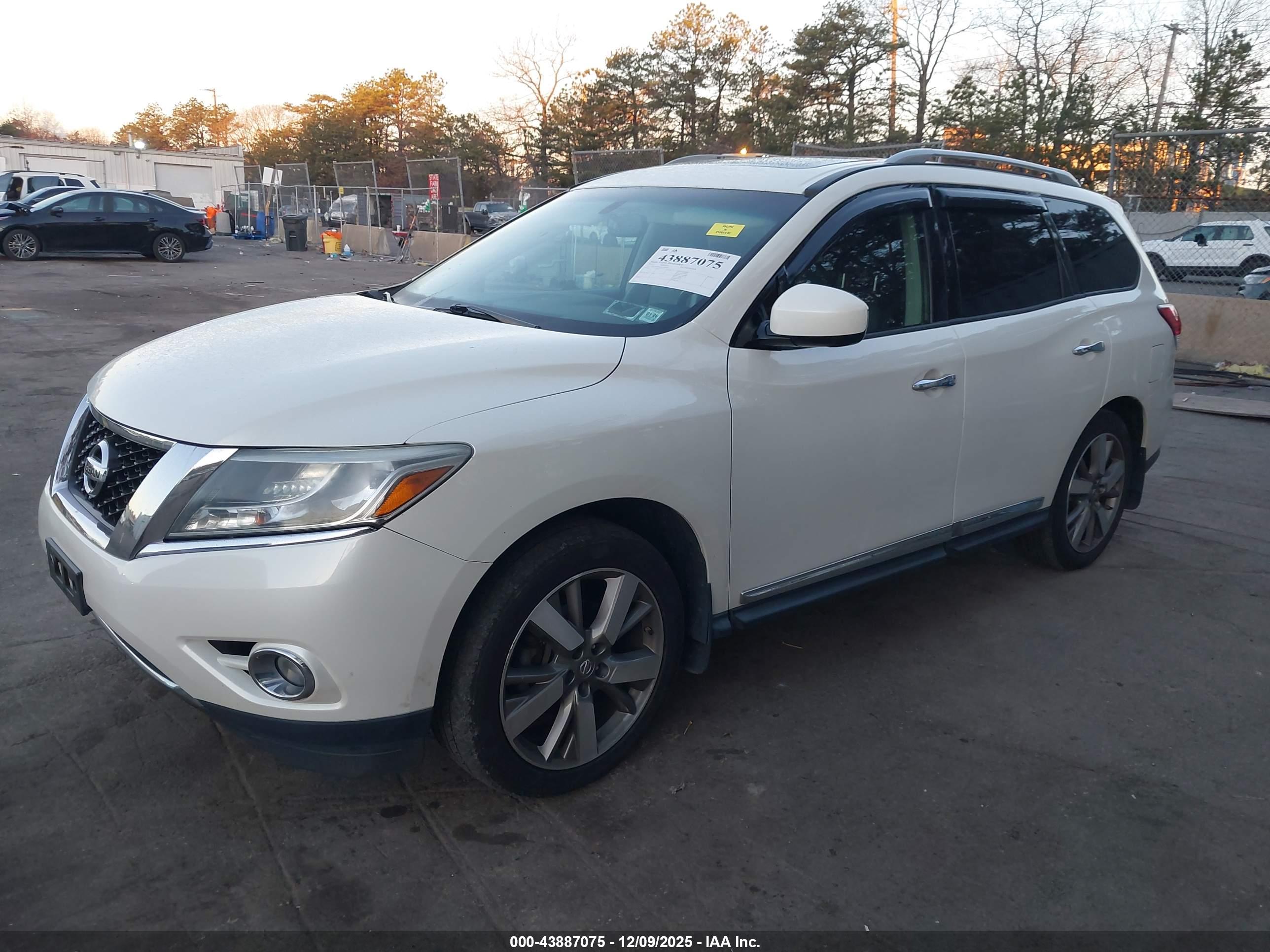 NISSAN PATHFINDER image 2