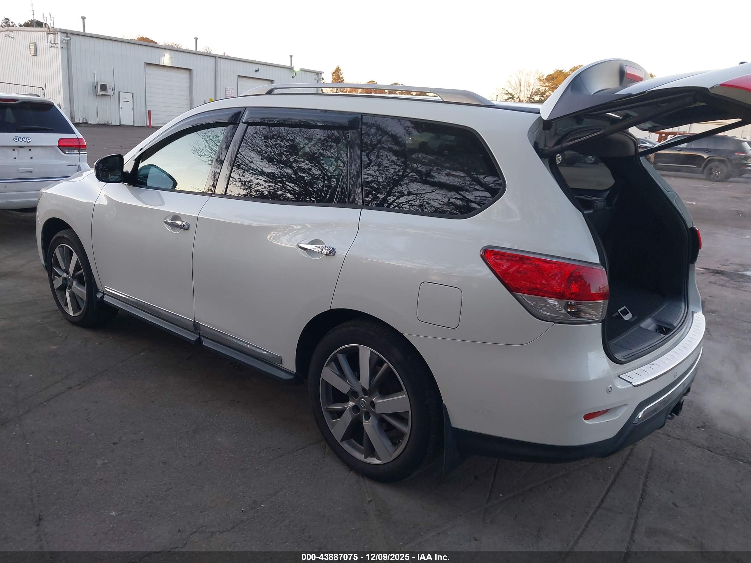 NISSAN PATHFINDER image 3
