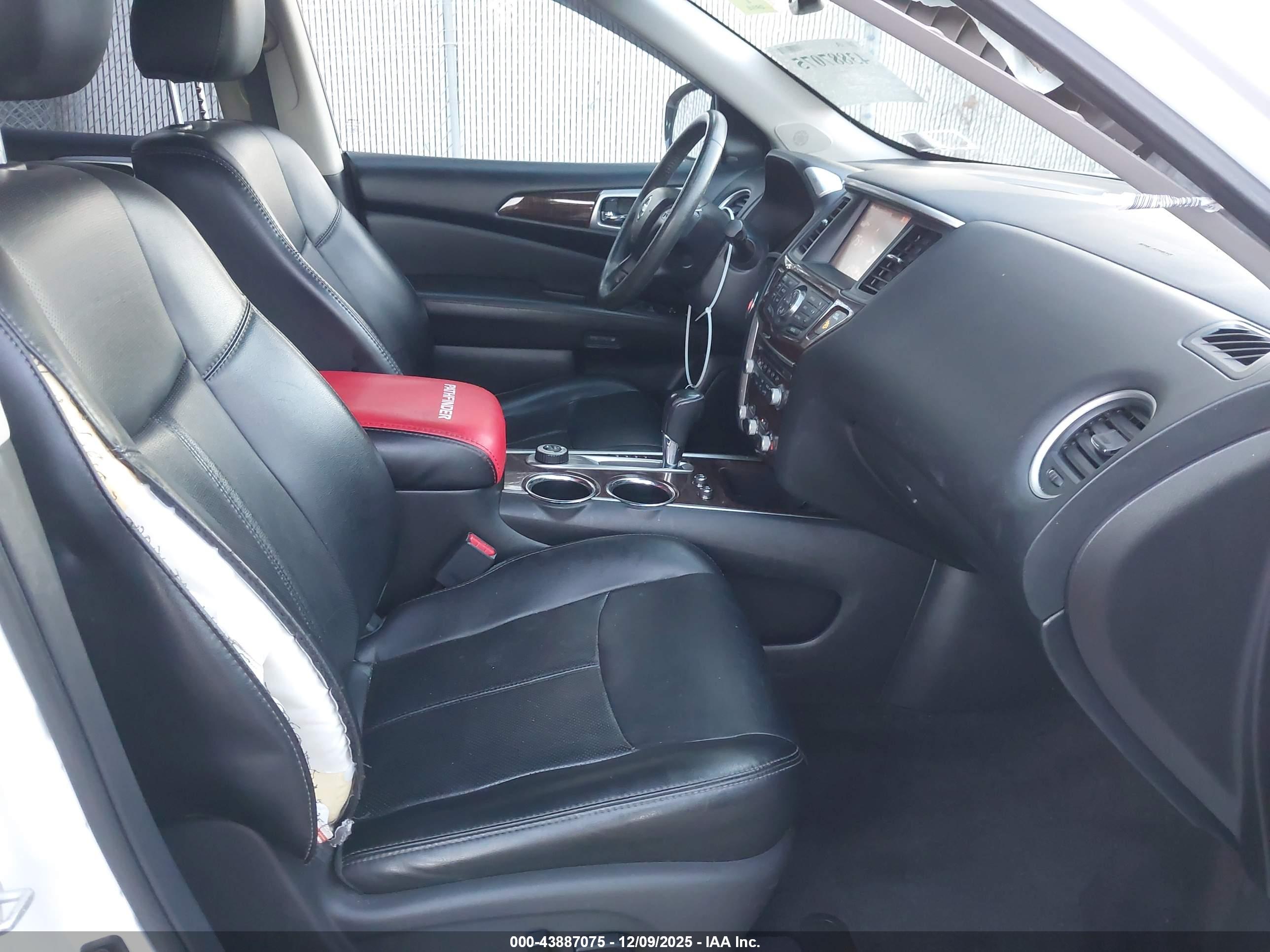 NISSAN PATHFINDER image 5