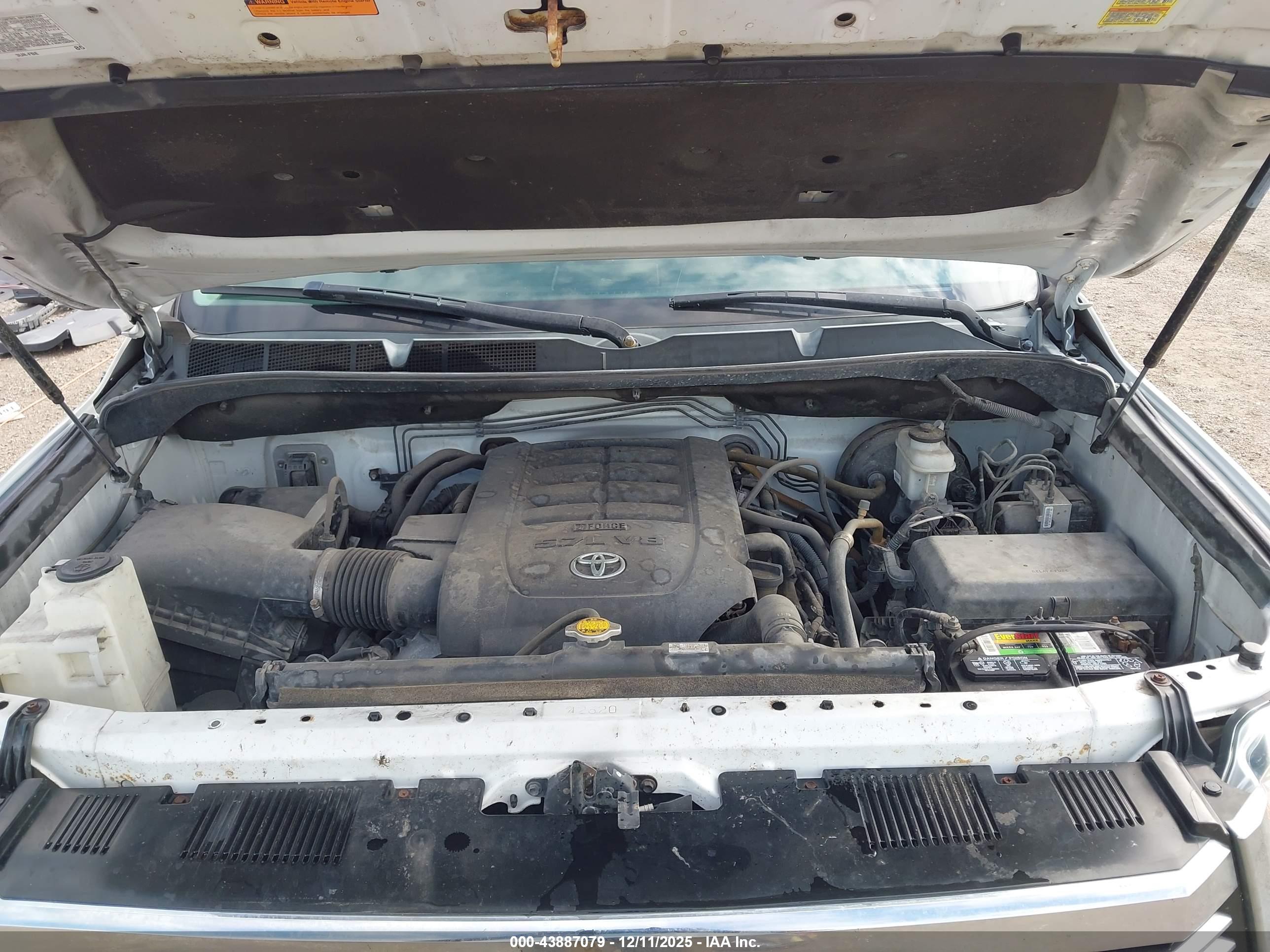 TOYOTA TUNDRA image 10
