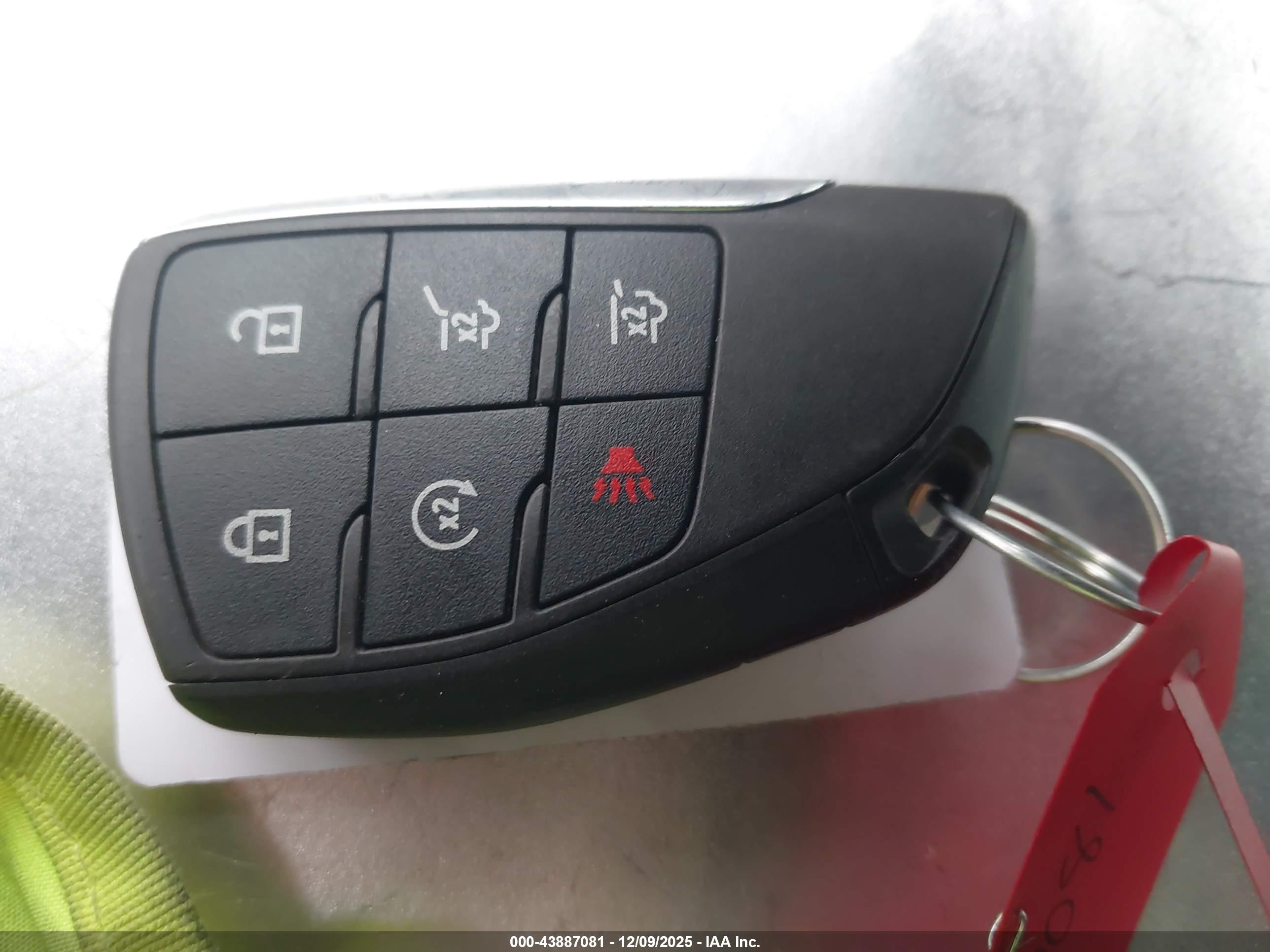 GMC YUKON image 11