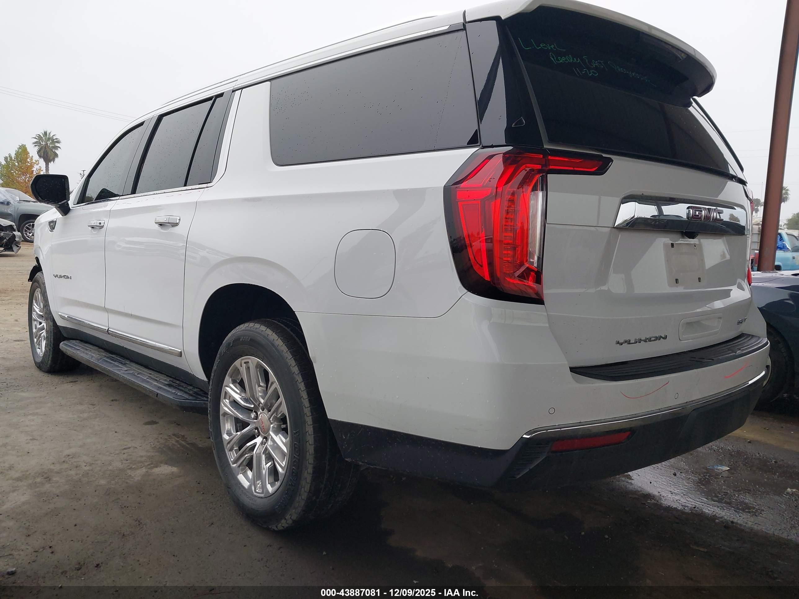 GMC YUKON image 3