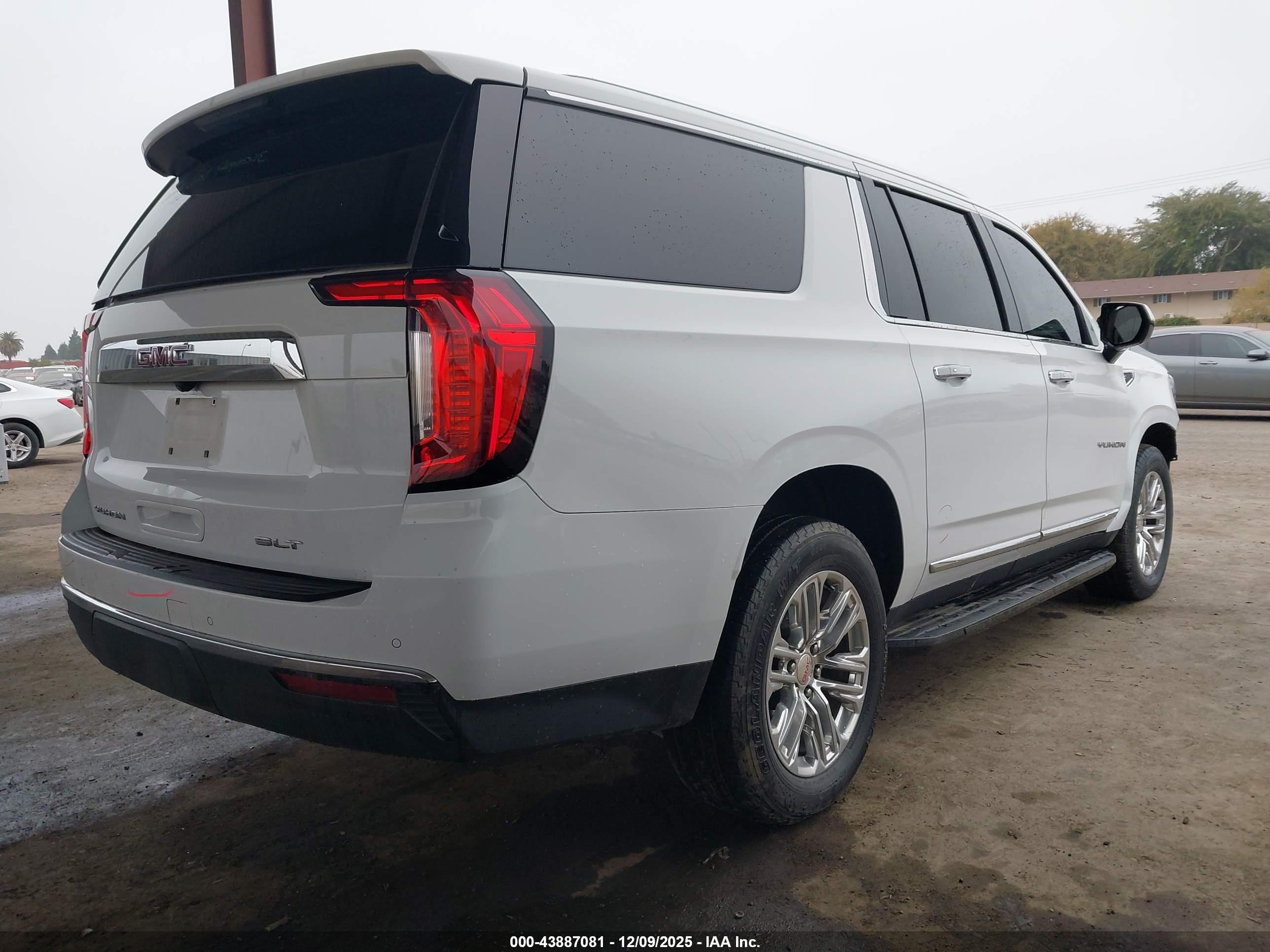 GMC YUKON image 4