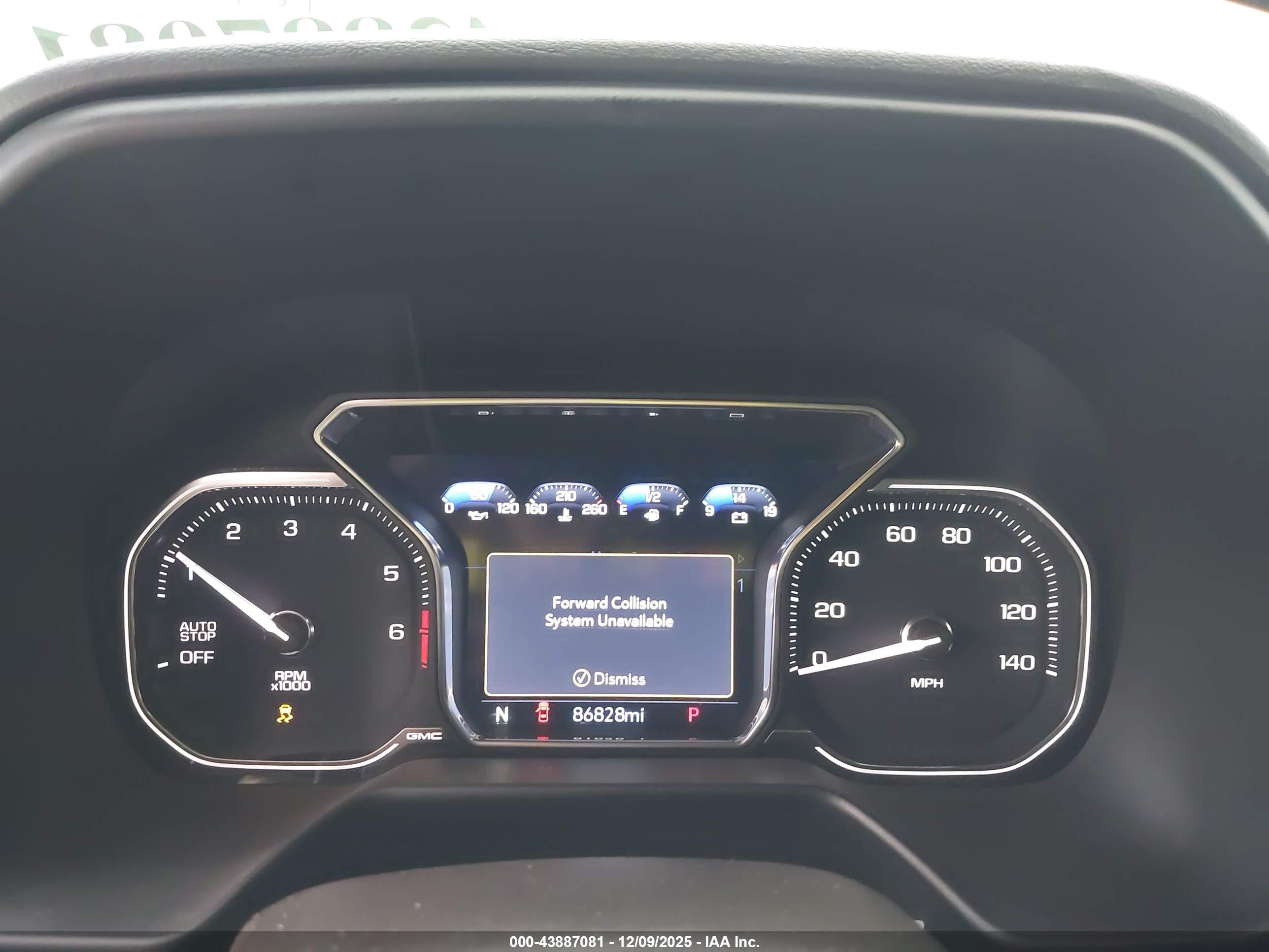 GMC YUKON image 7