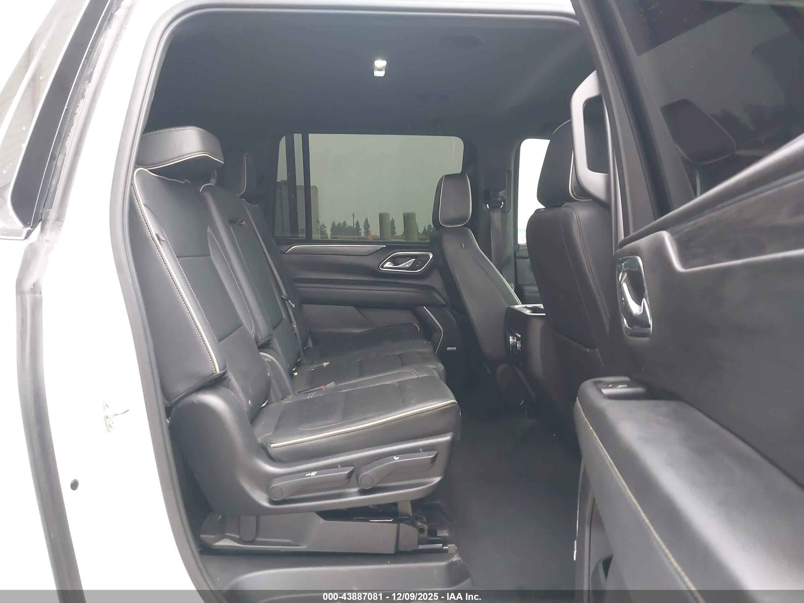 GMC YUKON image 8