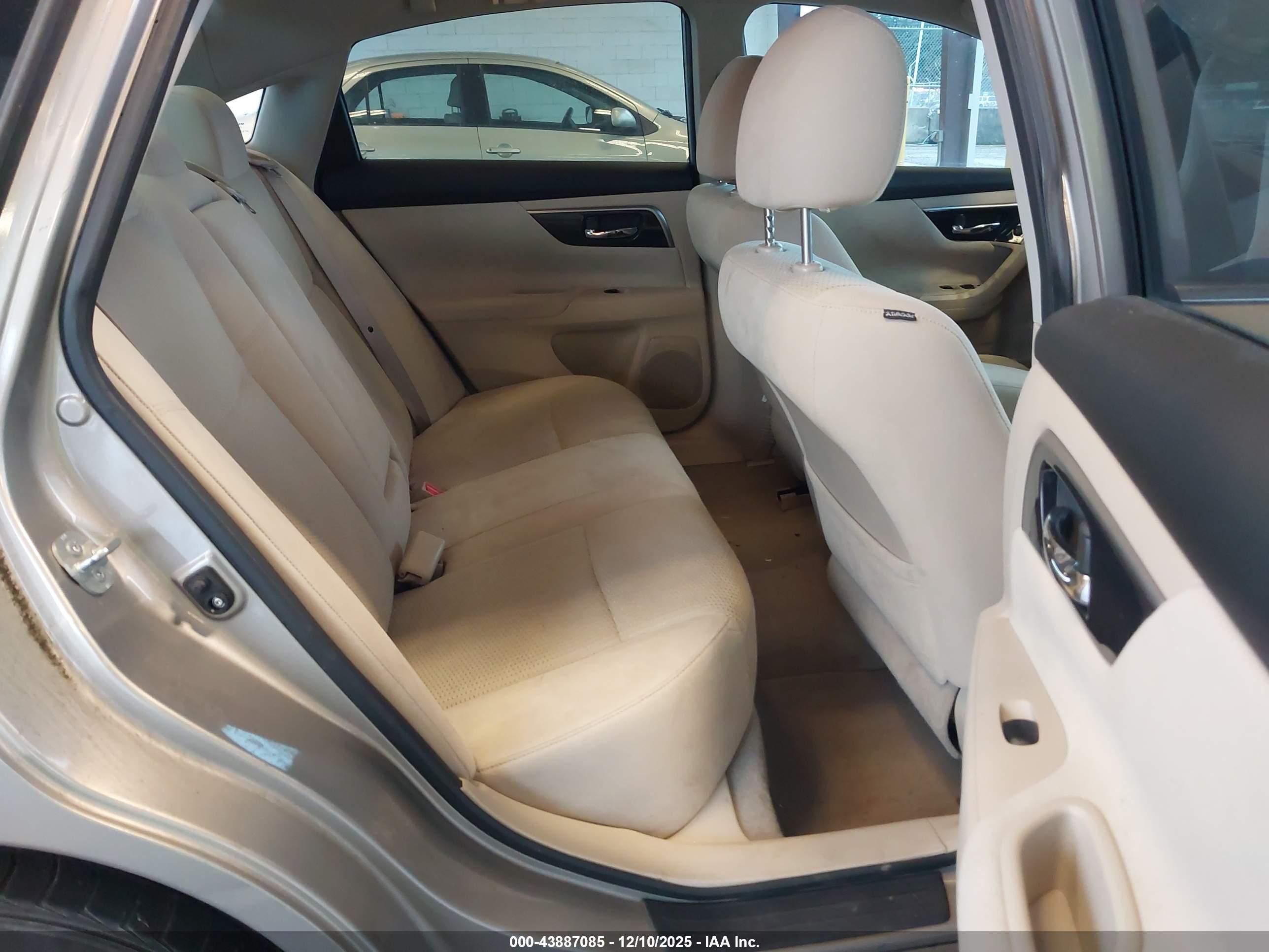 NISSAN ALTIMA image 8