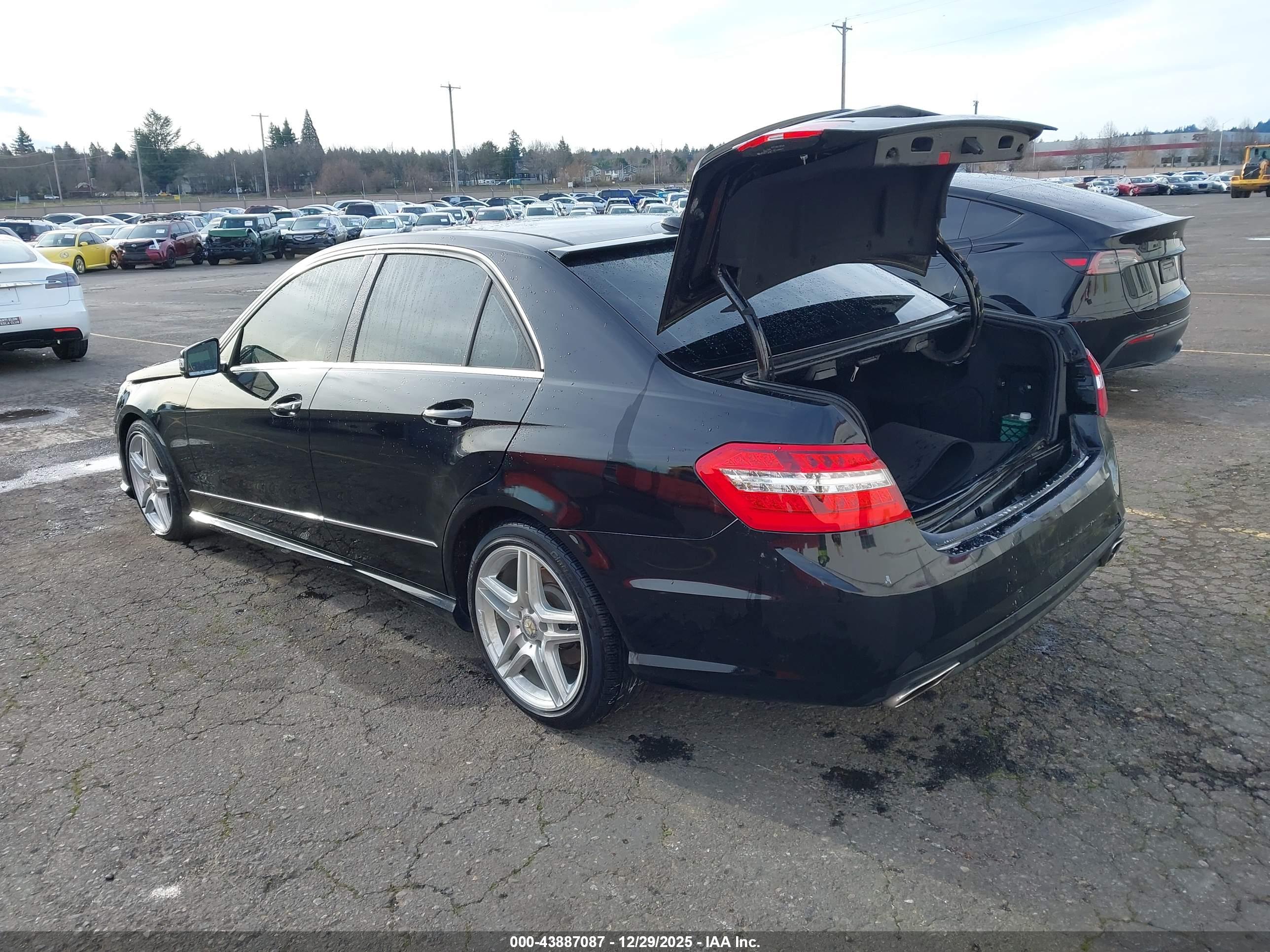 MERCEDES-BENZ E image 3
