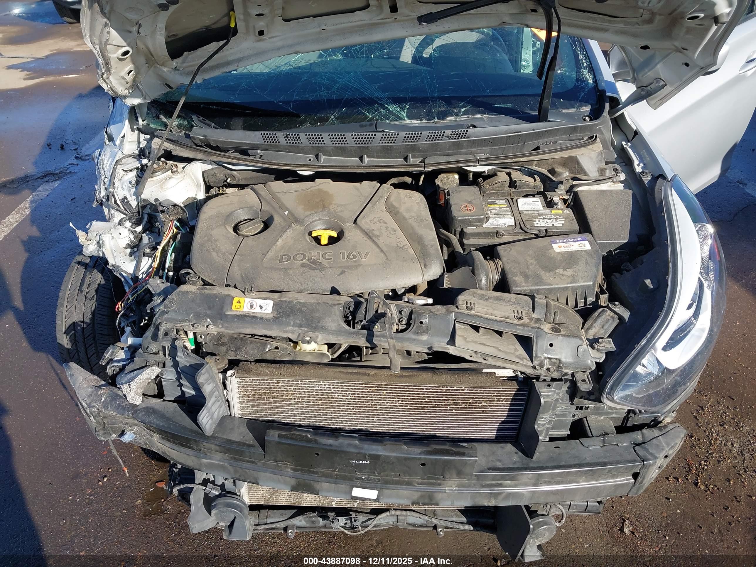 HYUNDAI ELANTRA image 10