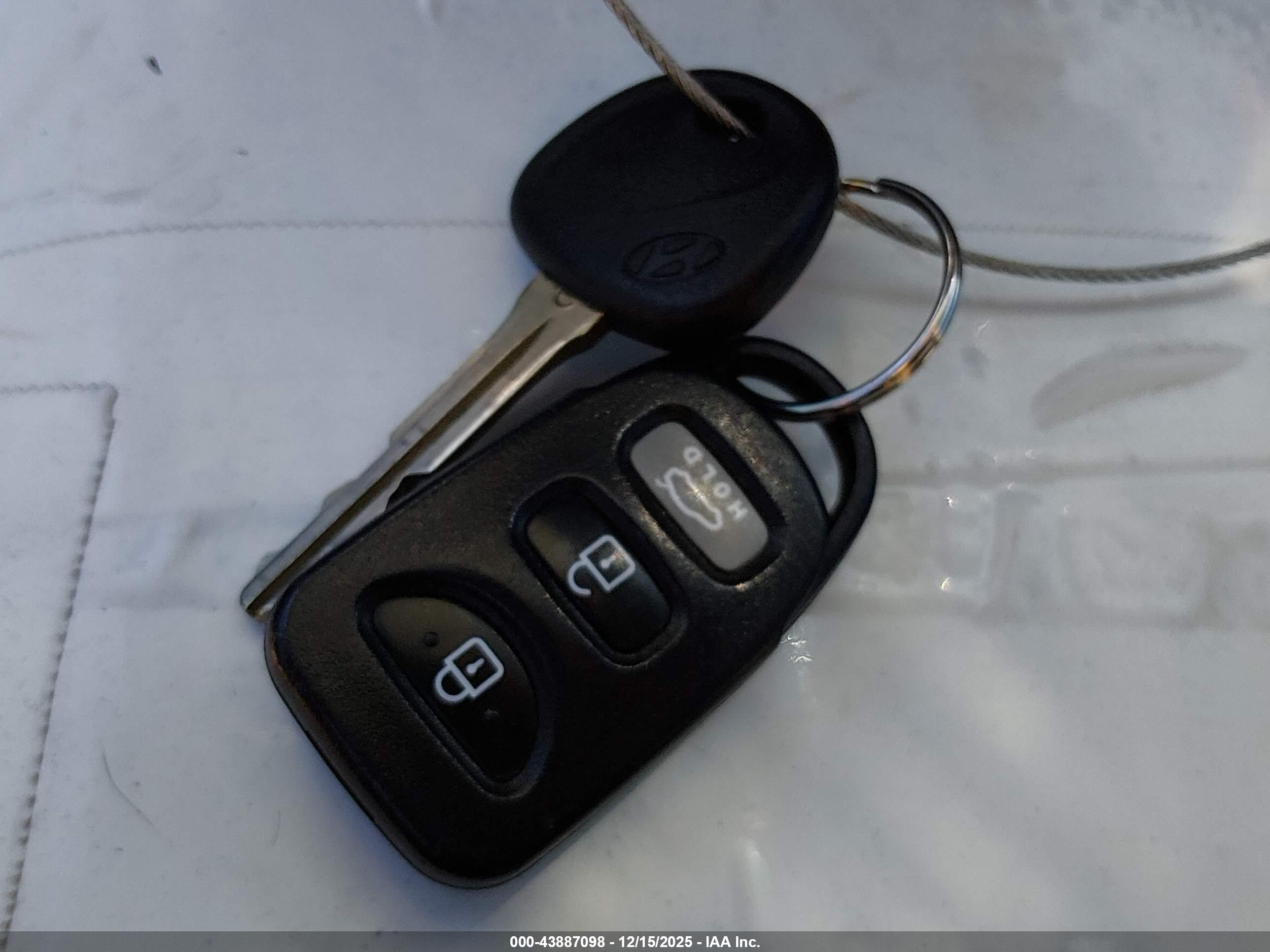 HYUNDAI ELANTRA image 11