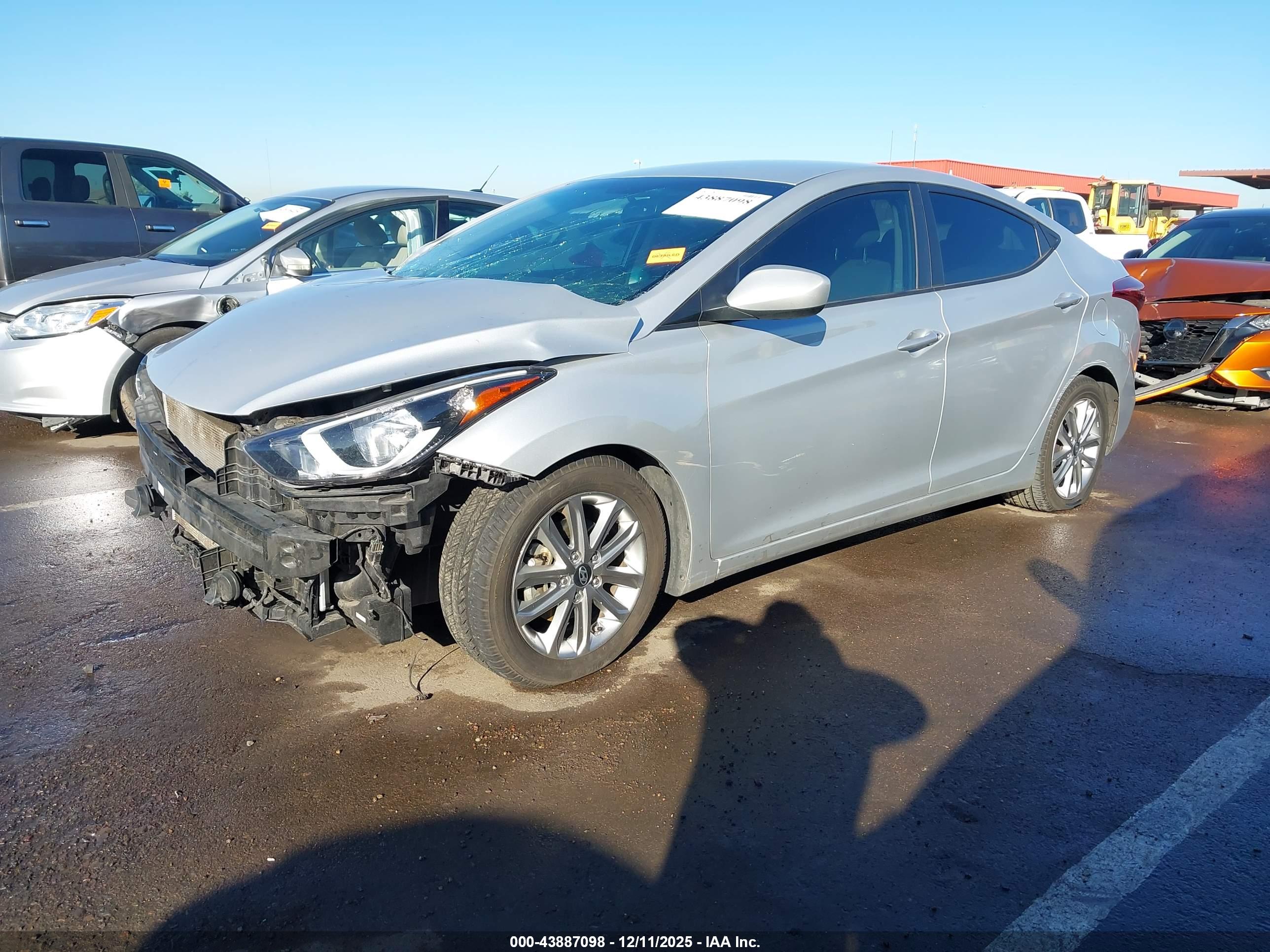 HYUNDAI ELANTRA image 2