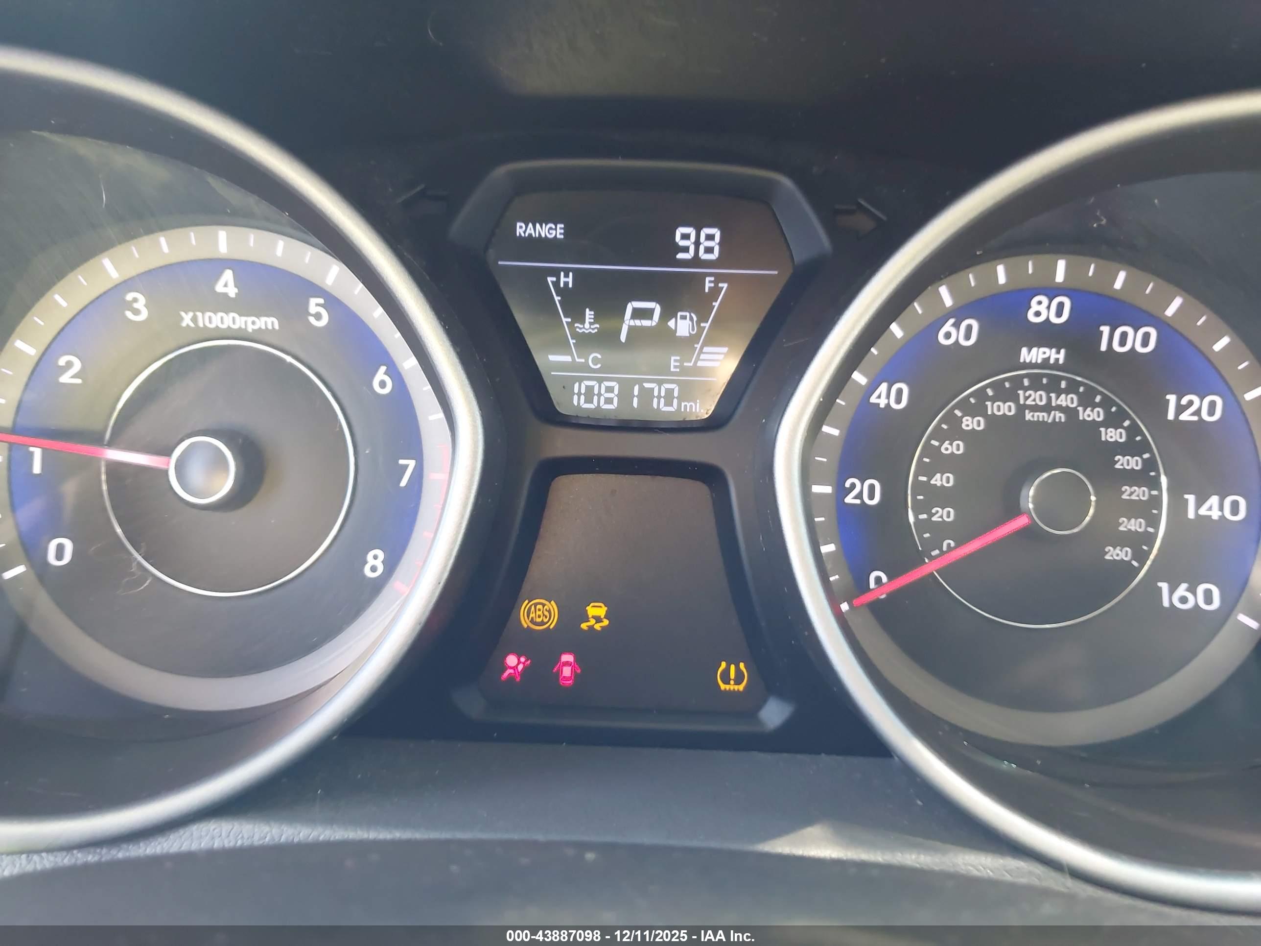 HYUNDAI ELANTRA image 7