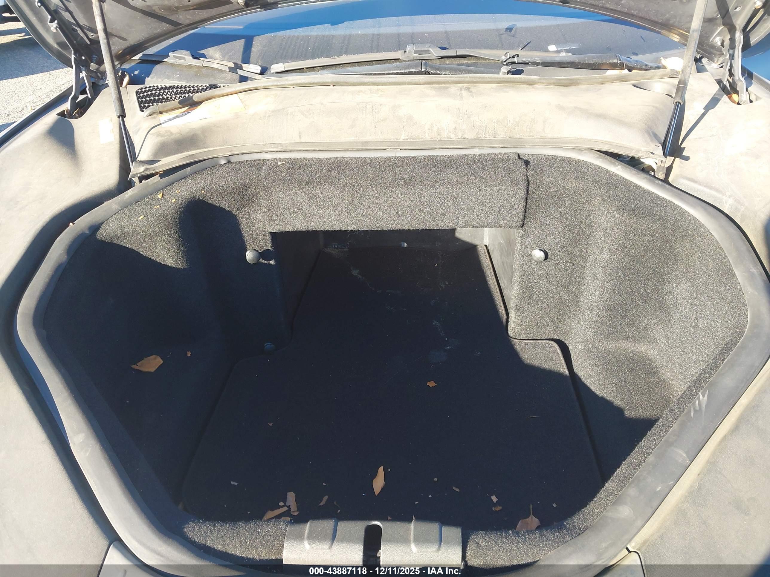 TESLA MODEL image 10