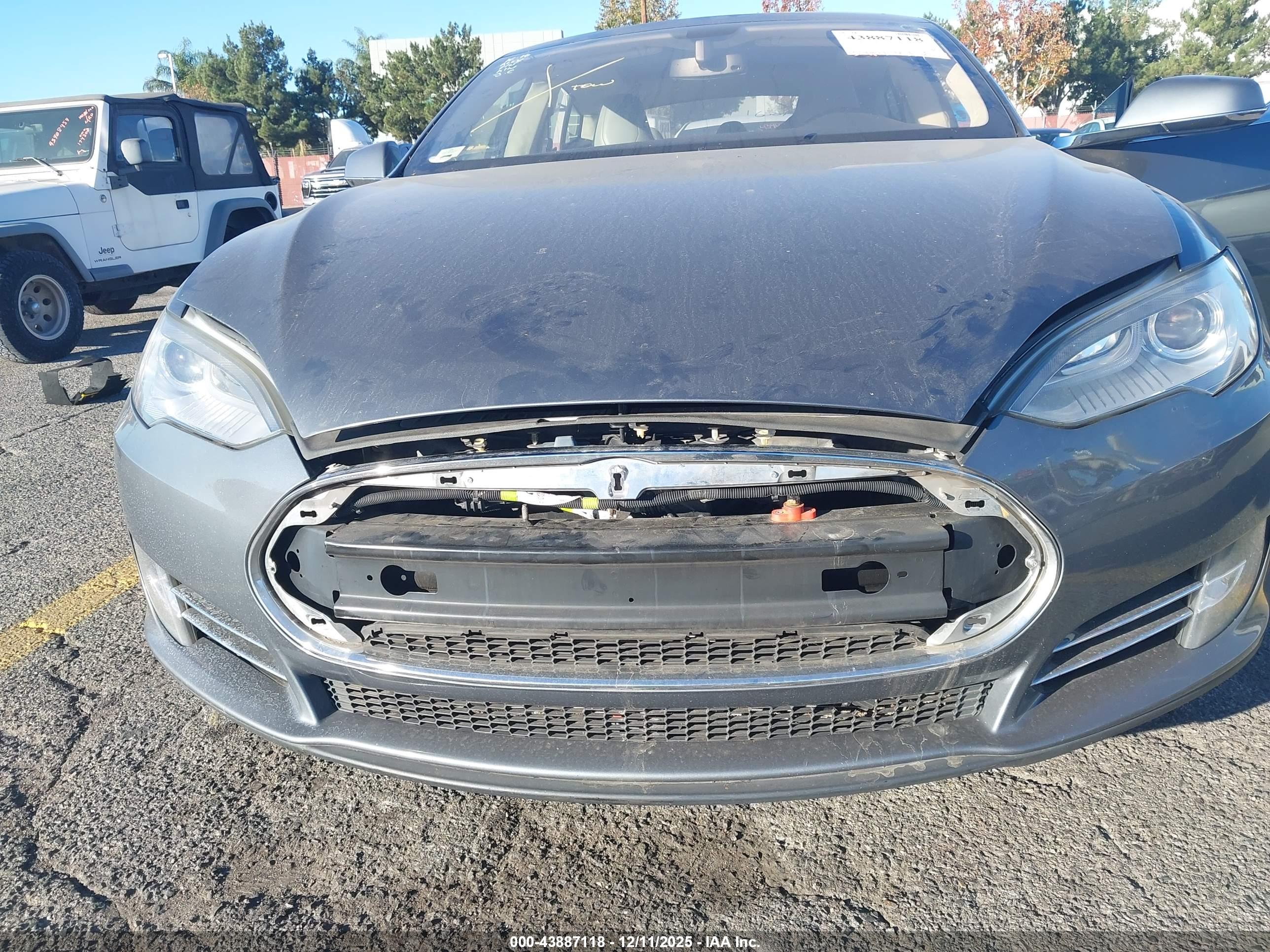 TESLA MODEL image 6
