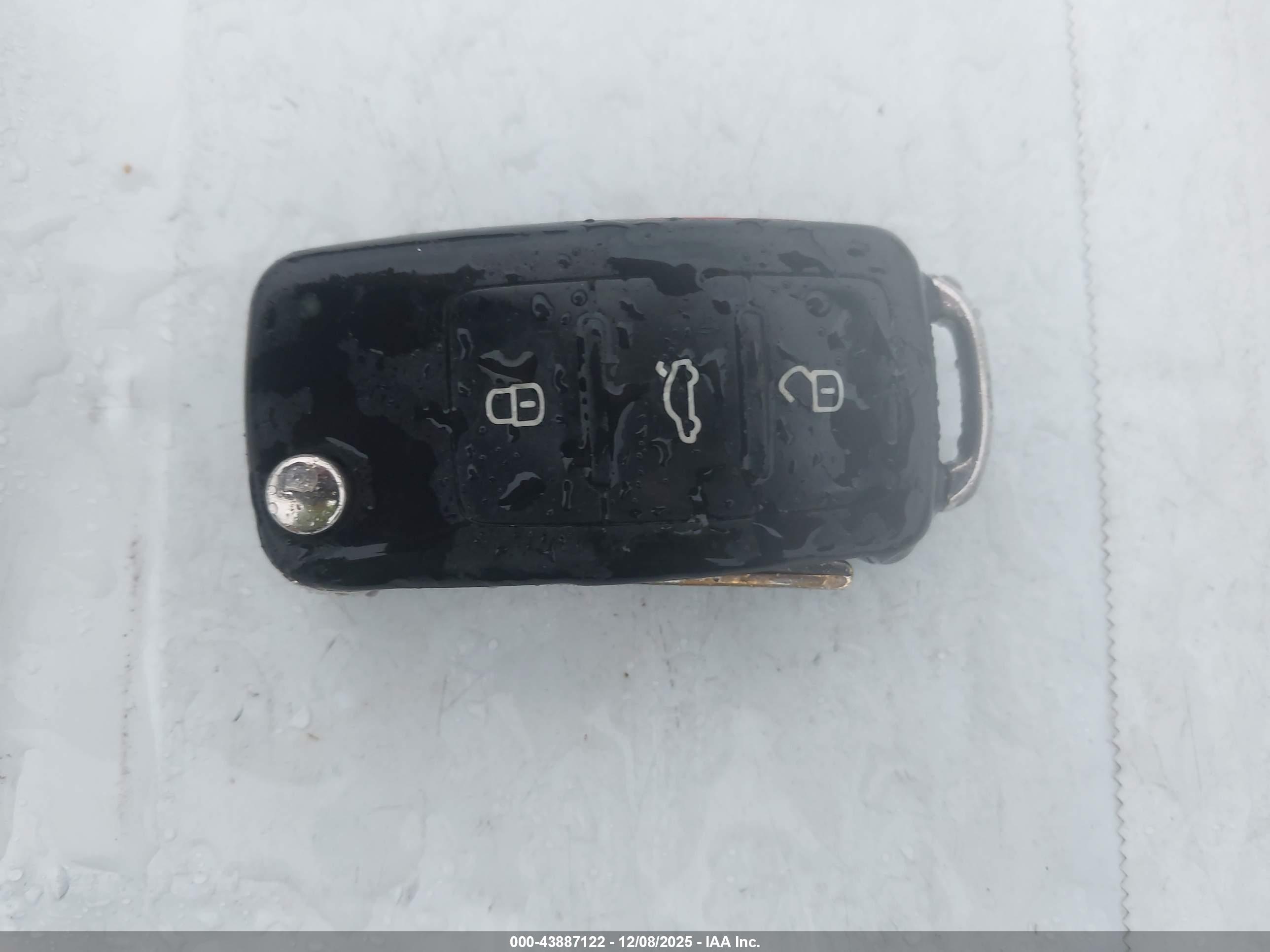 VOLKSWAGEN PASSAT image 11