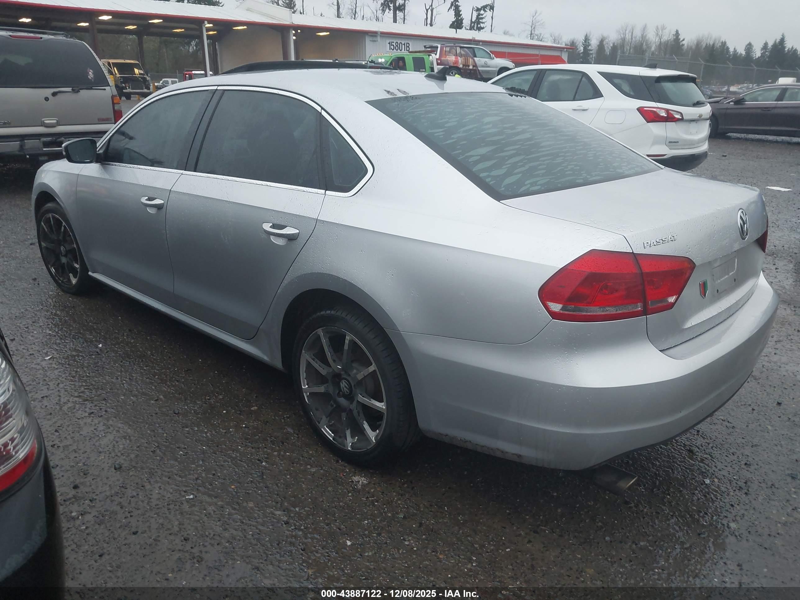 VOLKSWAGEN PASSAT image 3