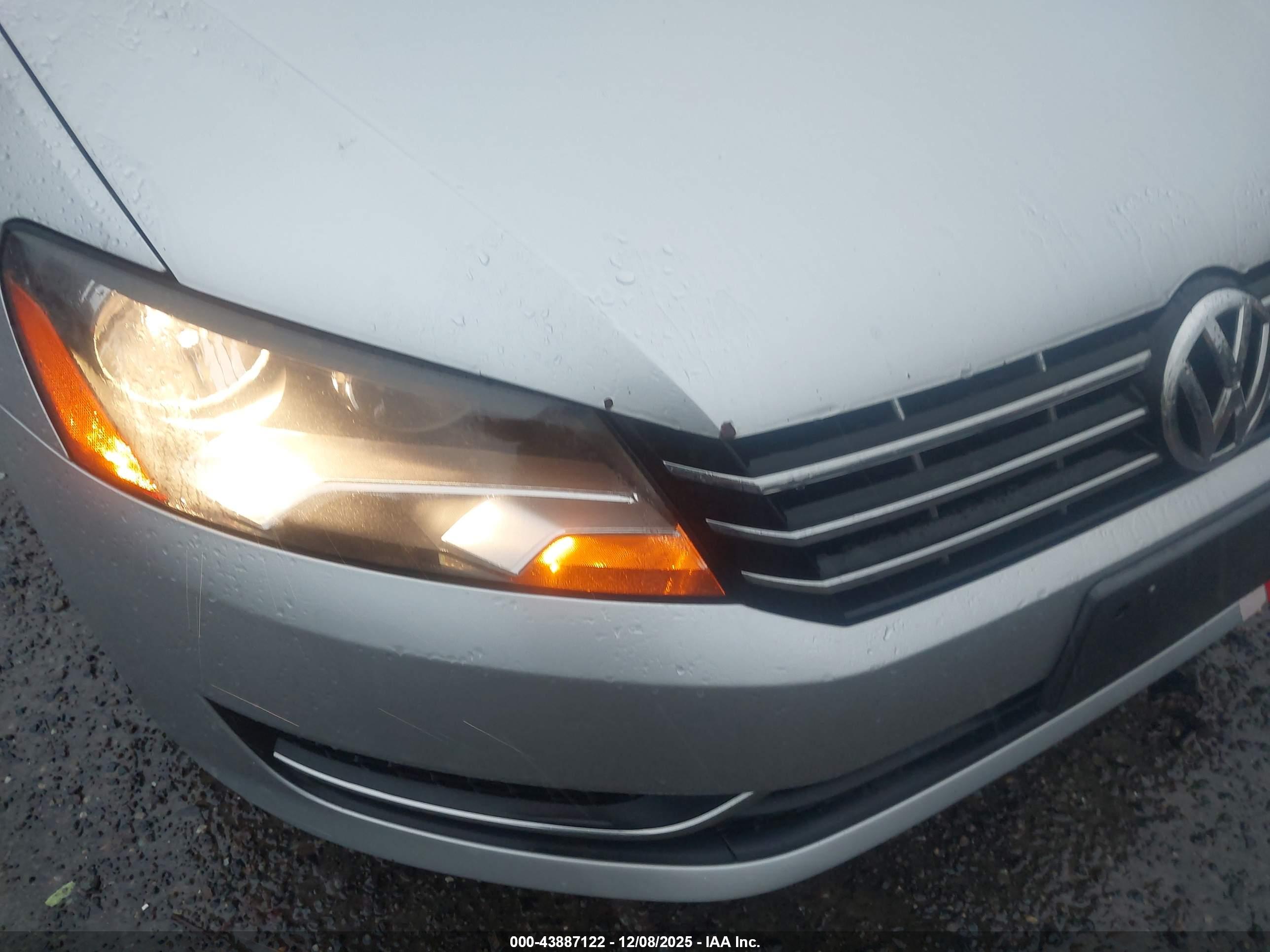 VOLKSWAGEN PASSAT image 6