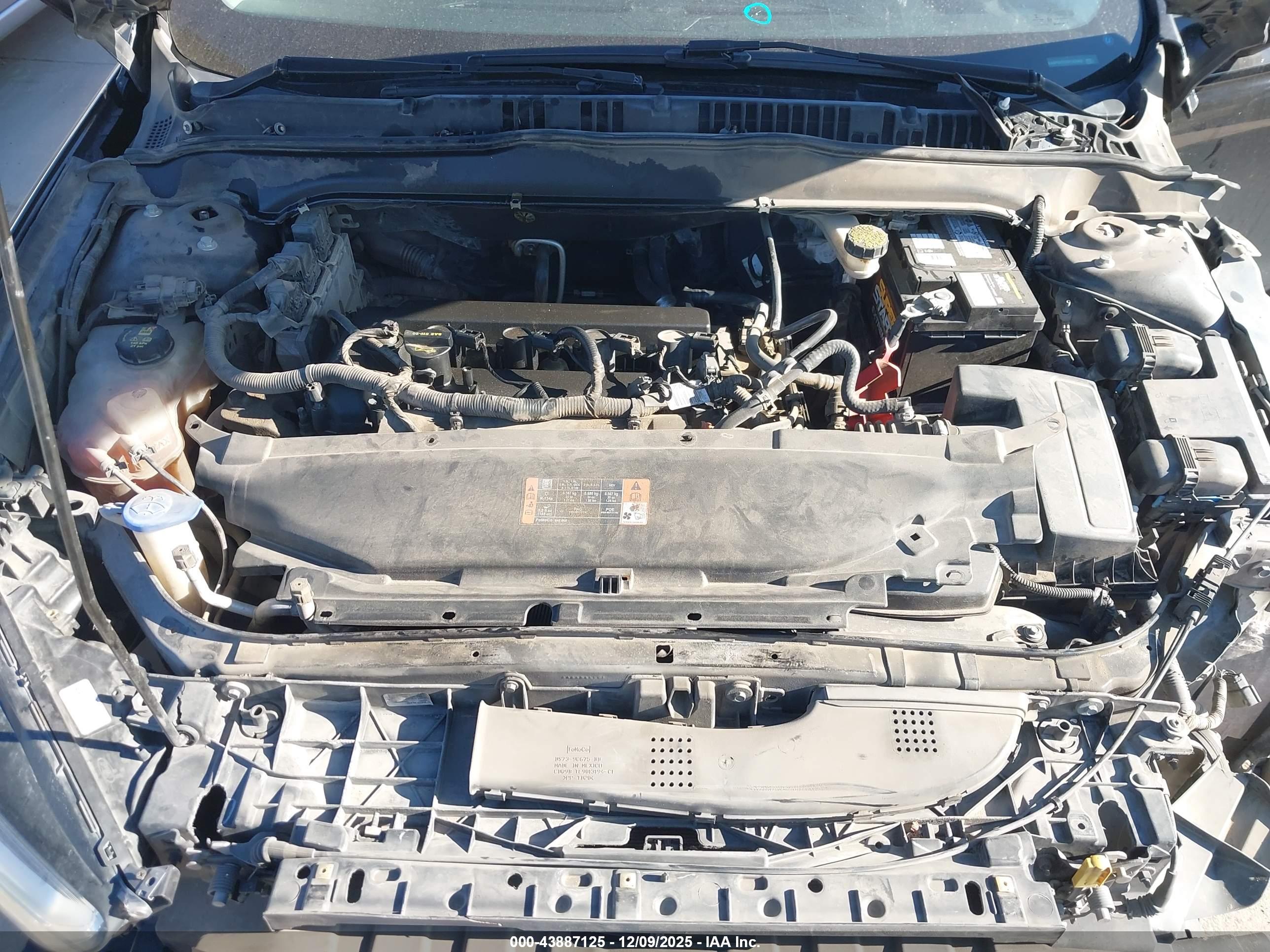 FORD FUSION image 10