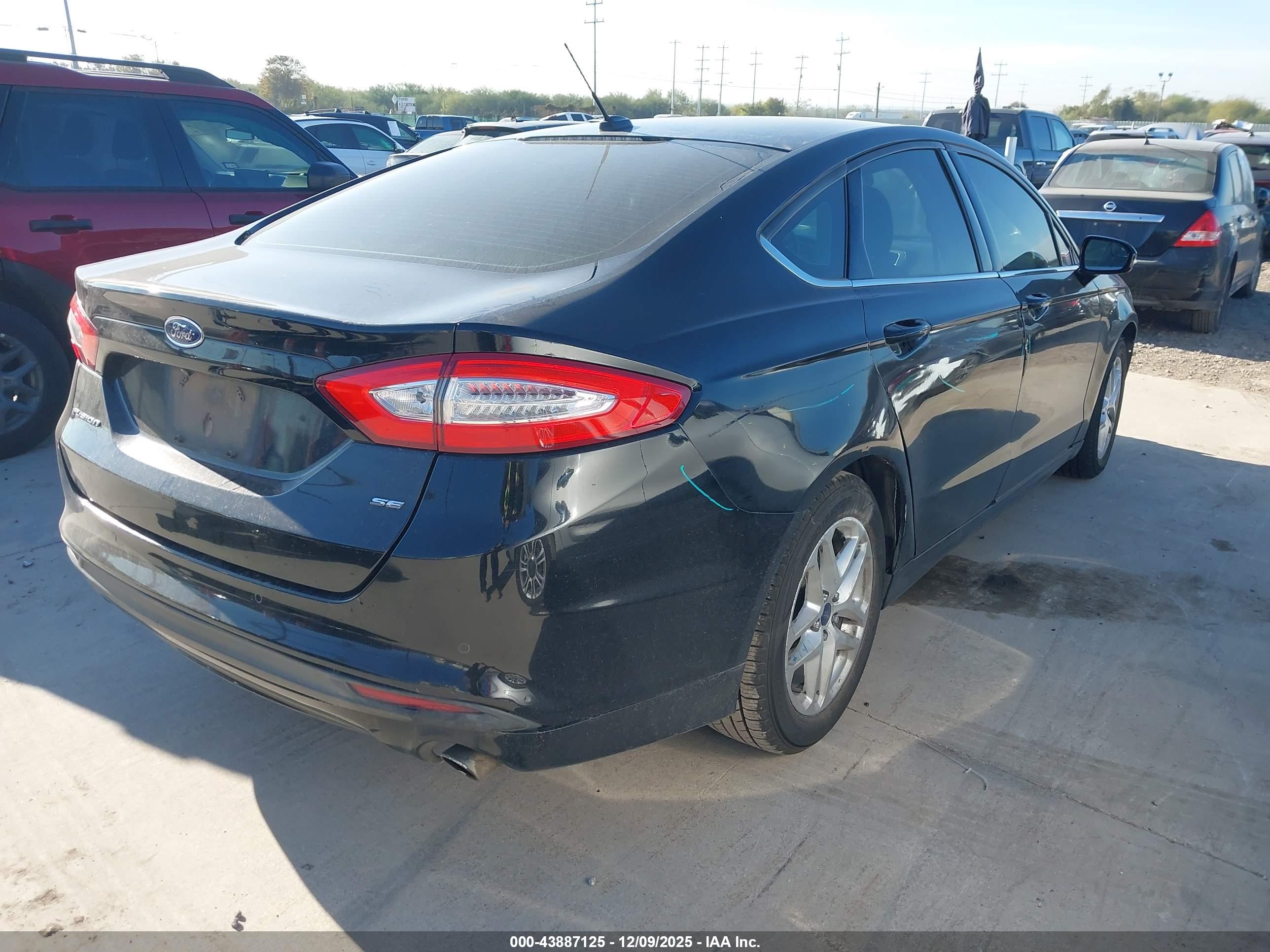 FORD FUSION image 4