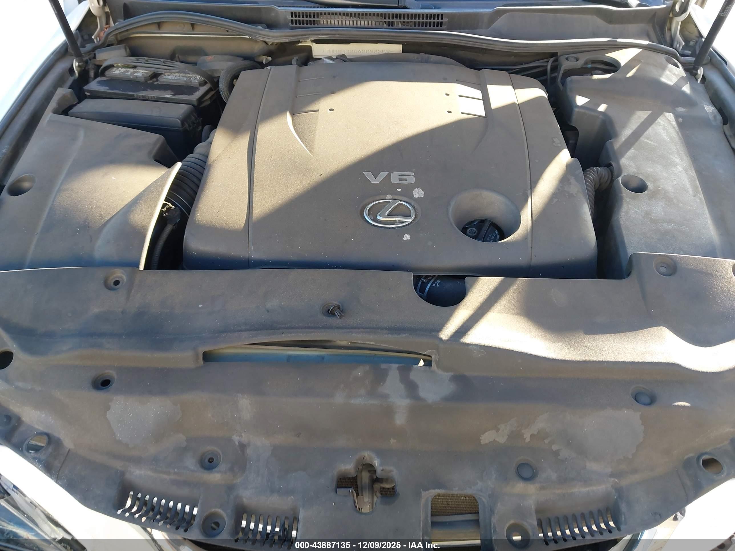 LEXUS IS image 10
