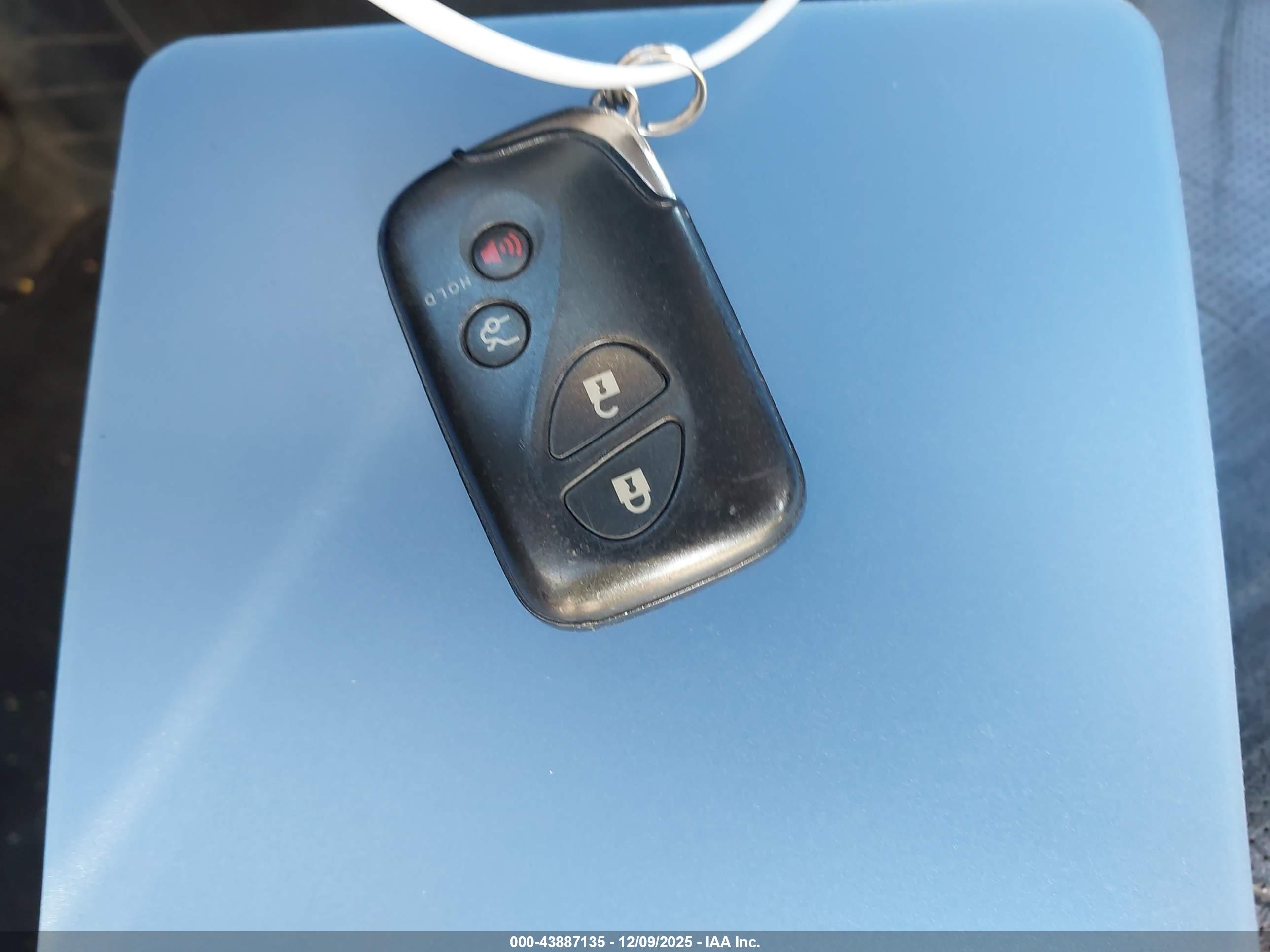 LEXUS IS image 11
