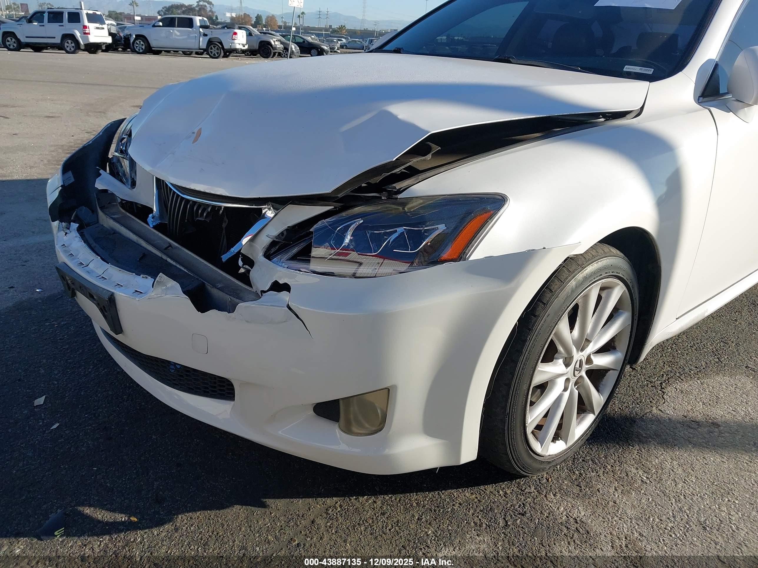 LEXUS IS image 6