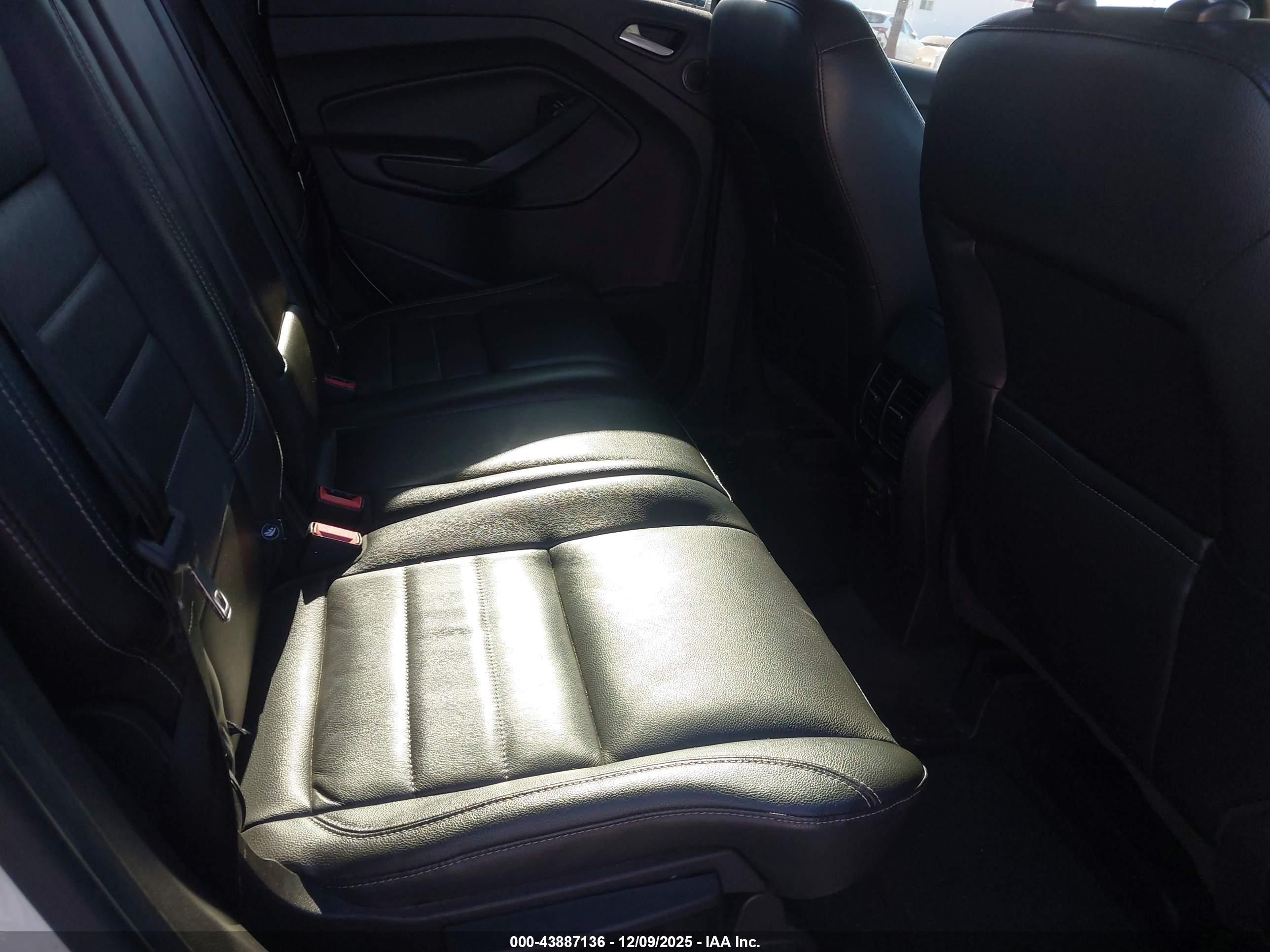 FORD C-MAX image 8