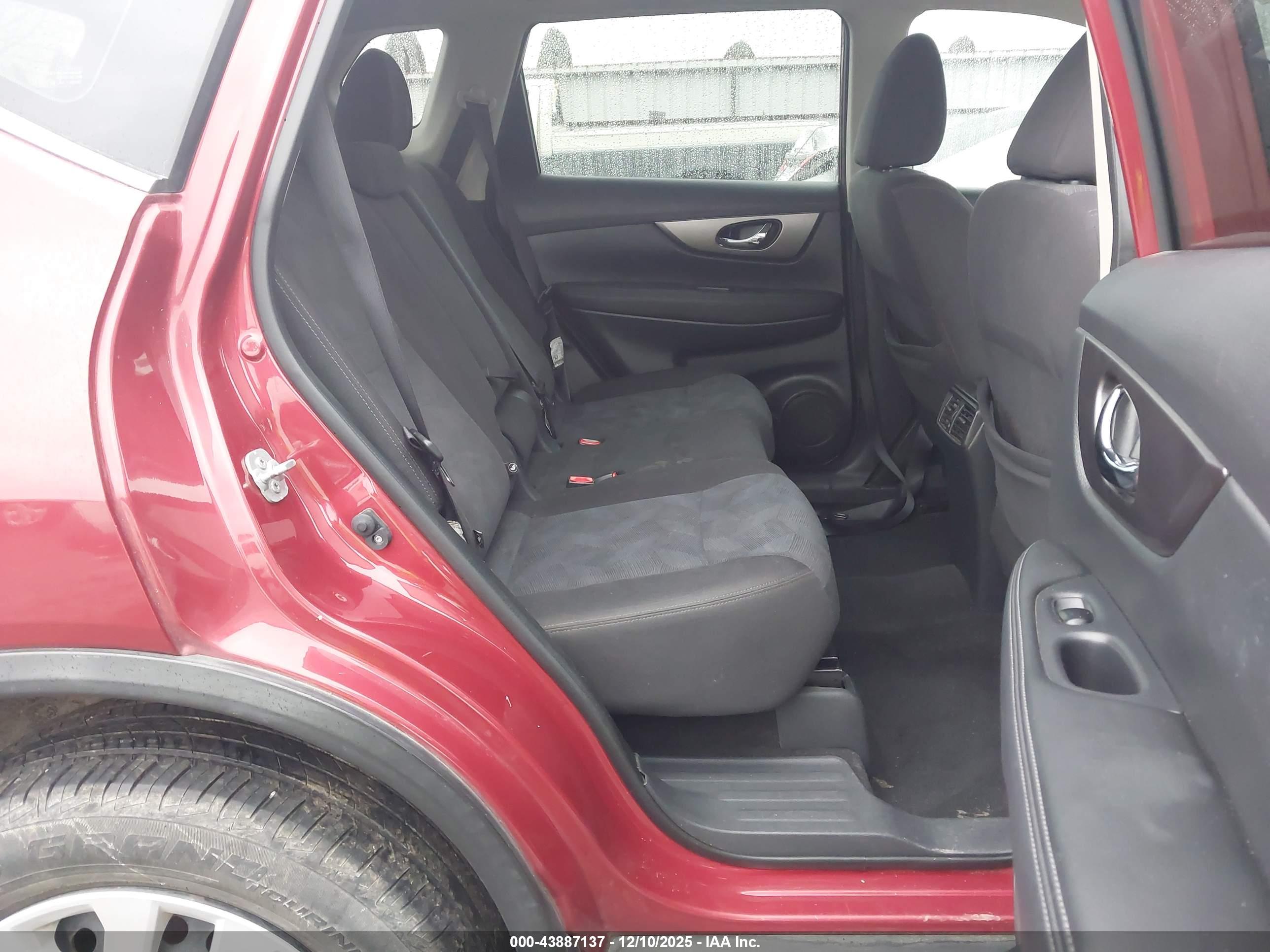 NISSAN ROGUE image 8