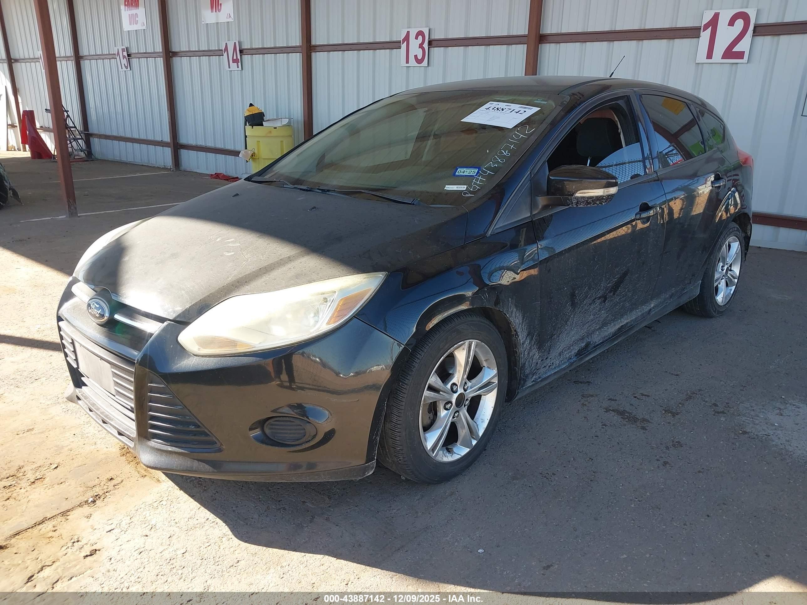 FORD FOCUS image 2