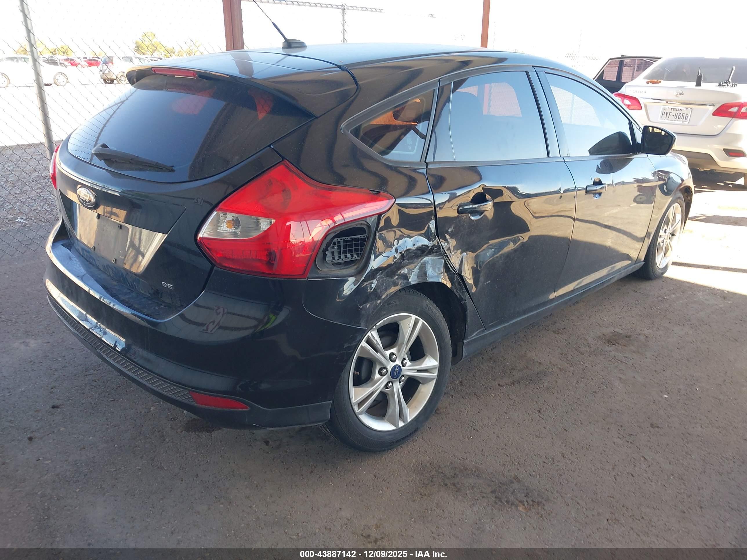 FORD FOCUS image 4
