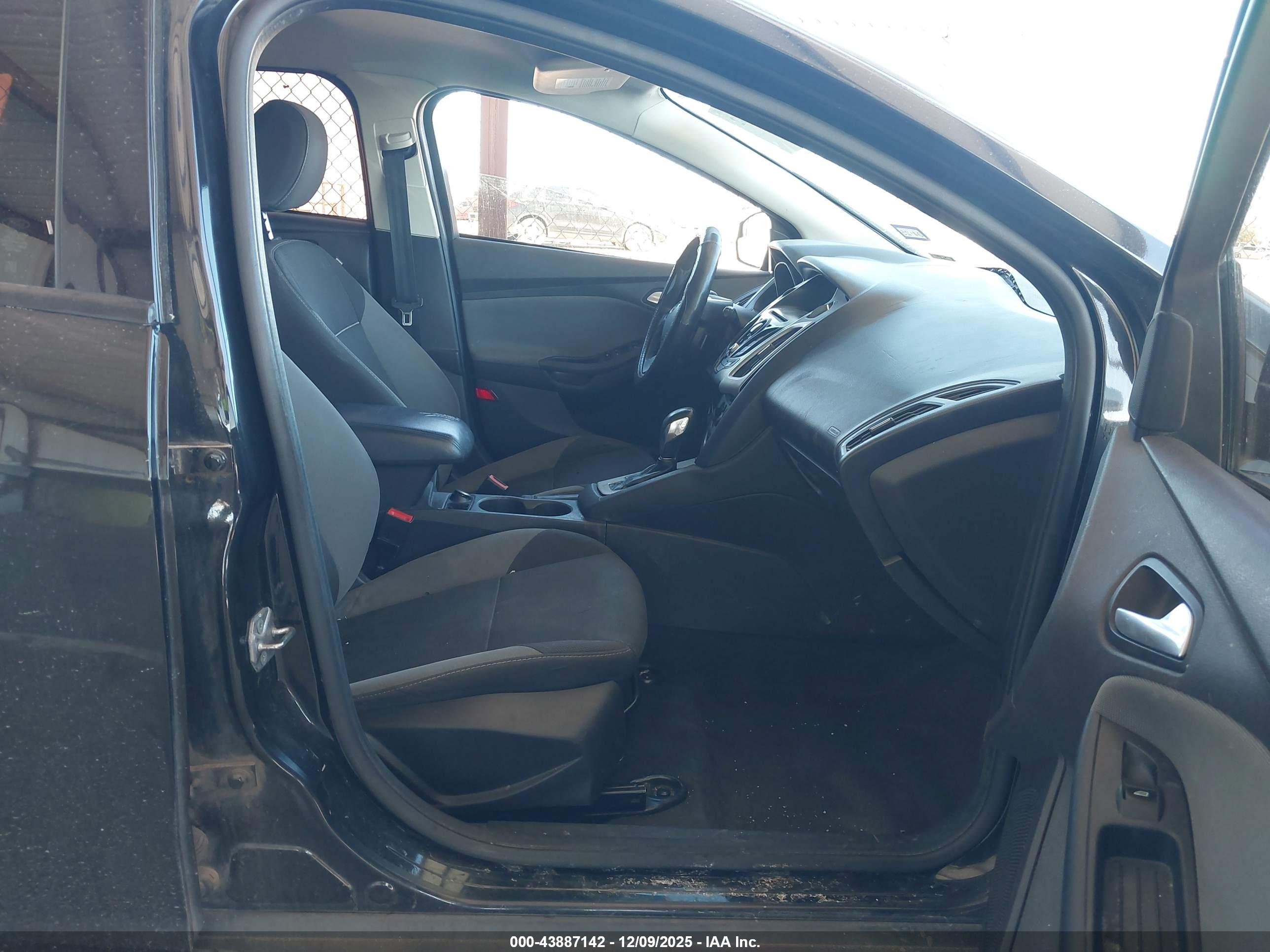 FORD FOCUS image 5