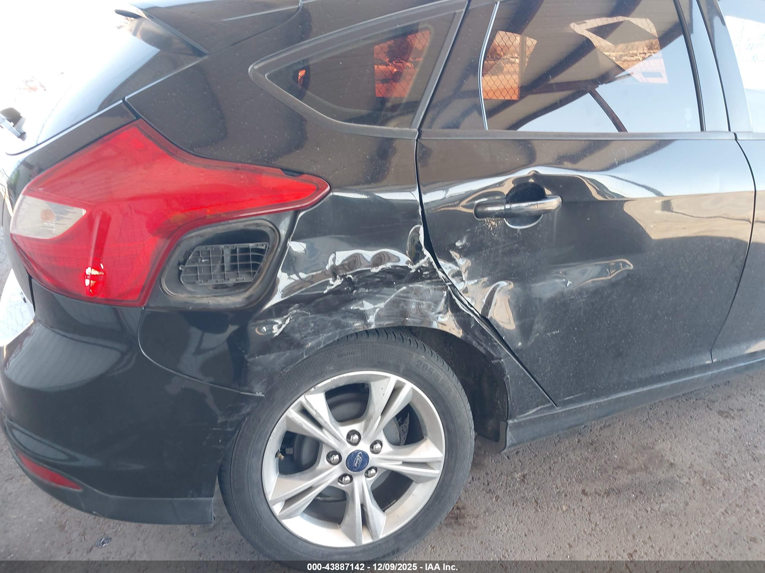 FORD FOCUS image 6
