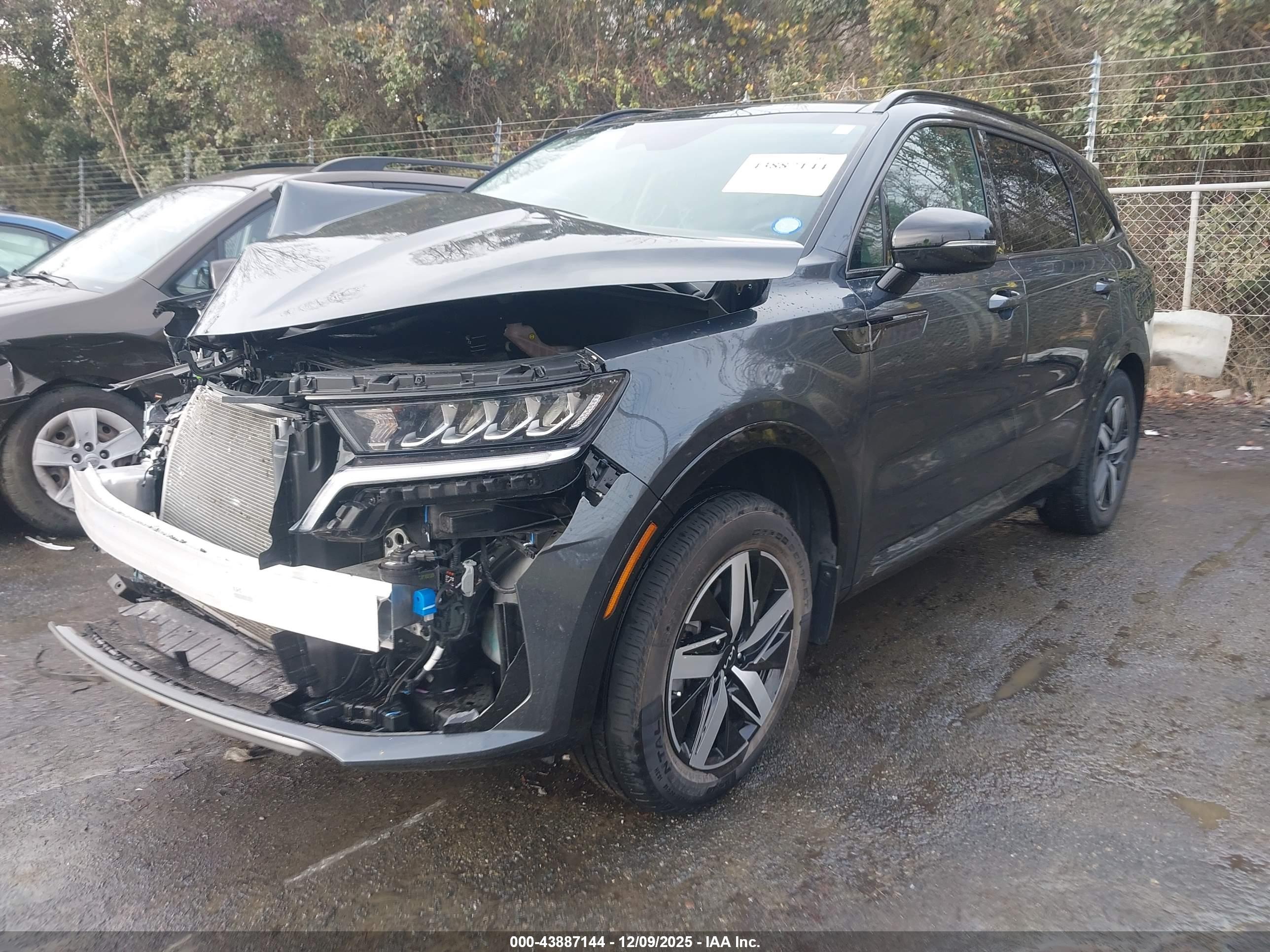 KIA SORENTO image 2