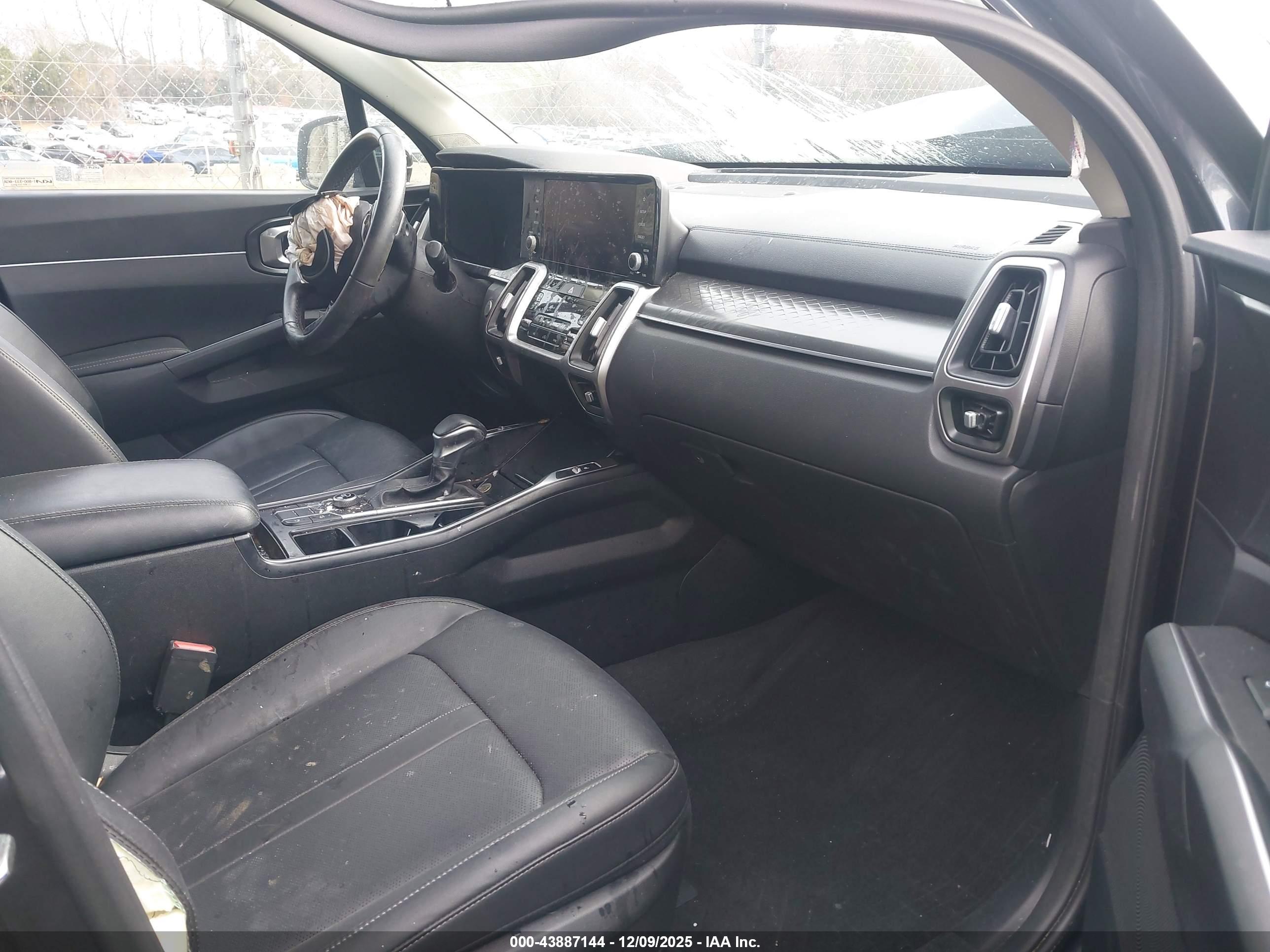 KIA SORENTO image 5