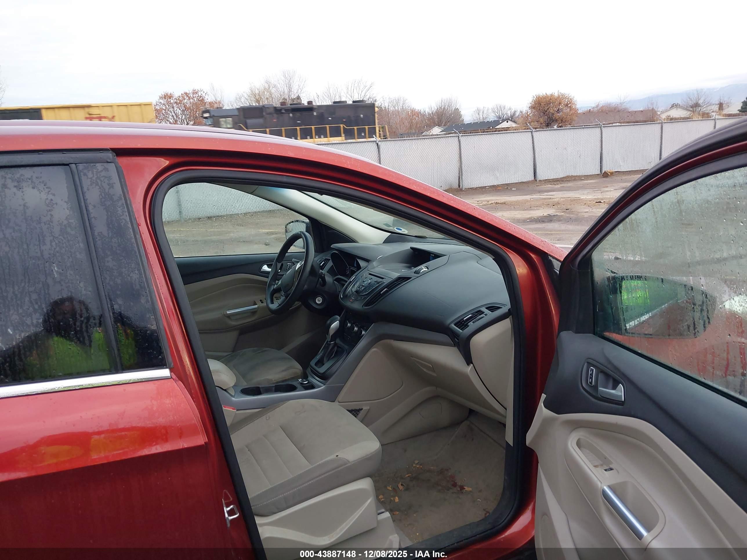FORD ESCAPE image 5