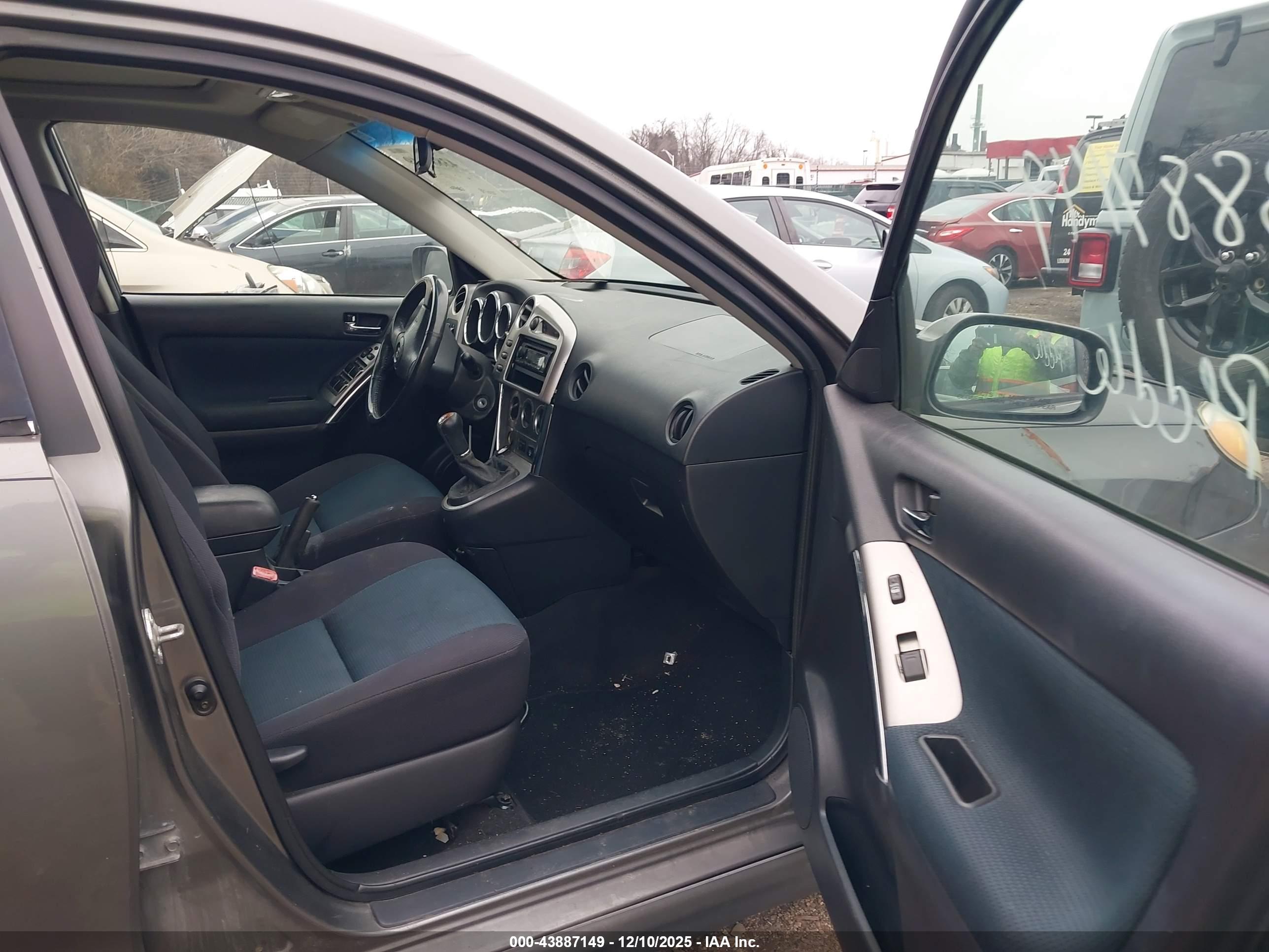 TOYOTA MATRIX image 5