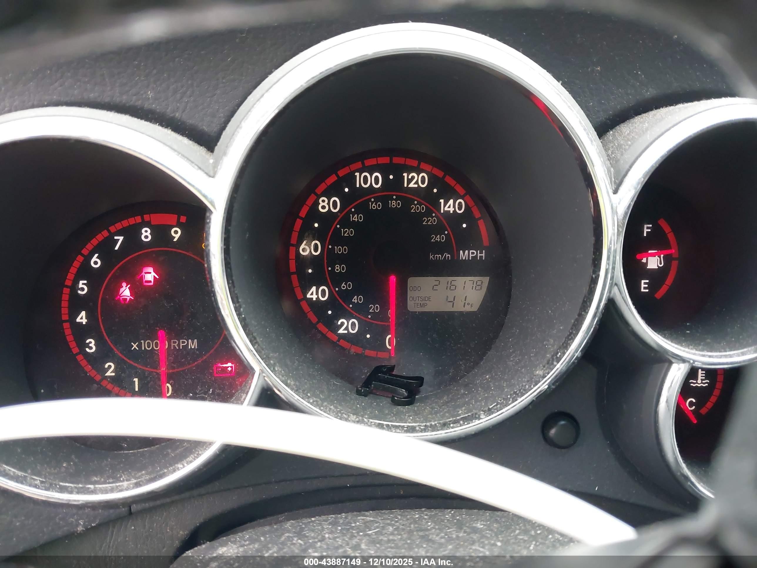 TOYOTA MATRIX image 7