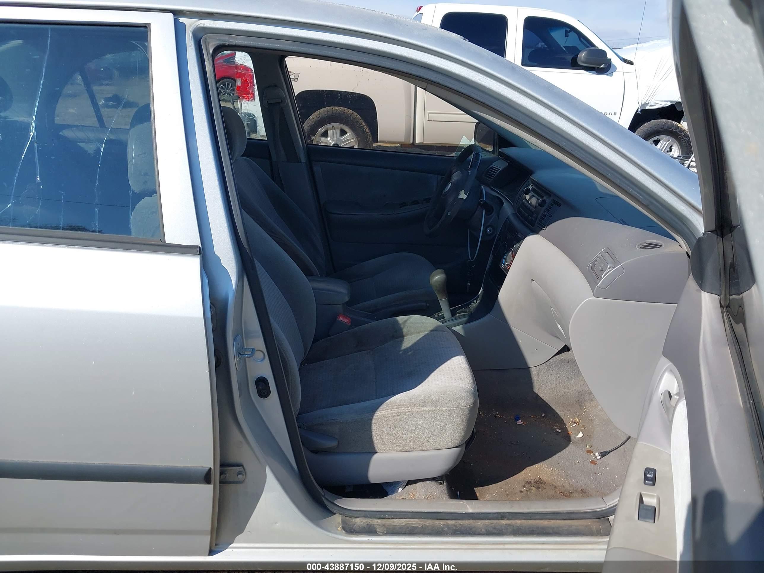 TOYOTA COROLLA image 5