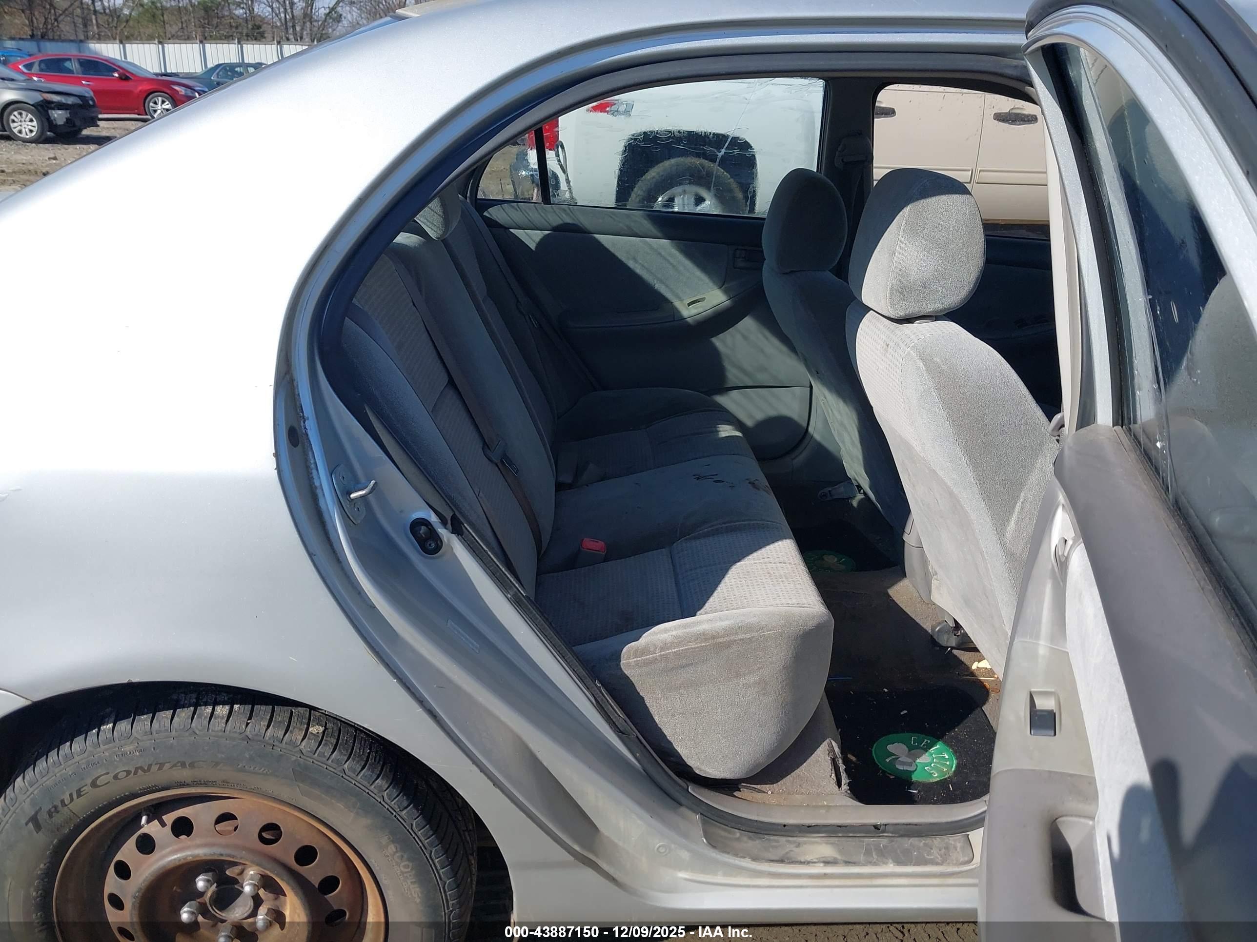 TOYOTA COROLLA image 8