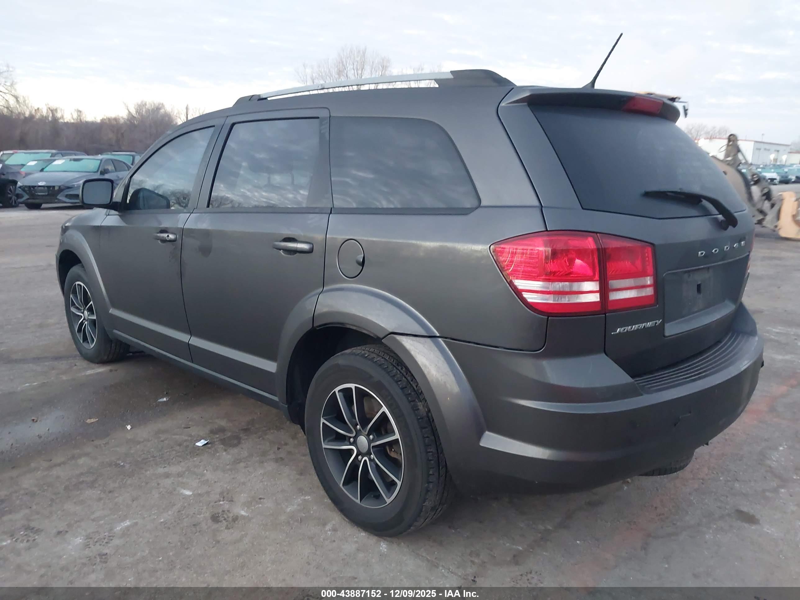 DODGE JOURNEY image 3
