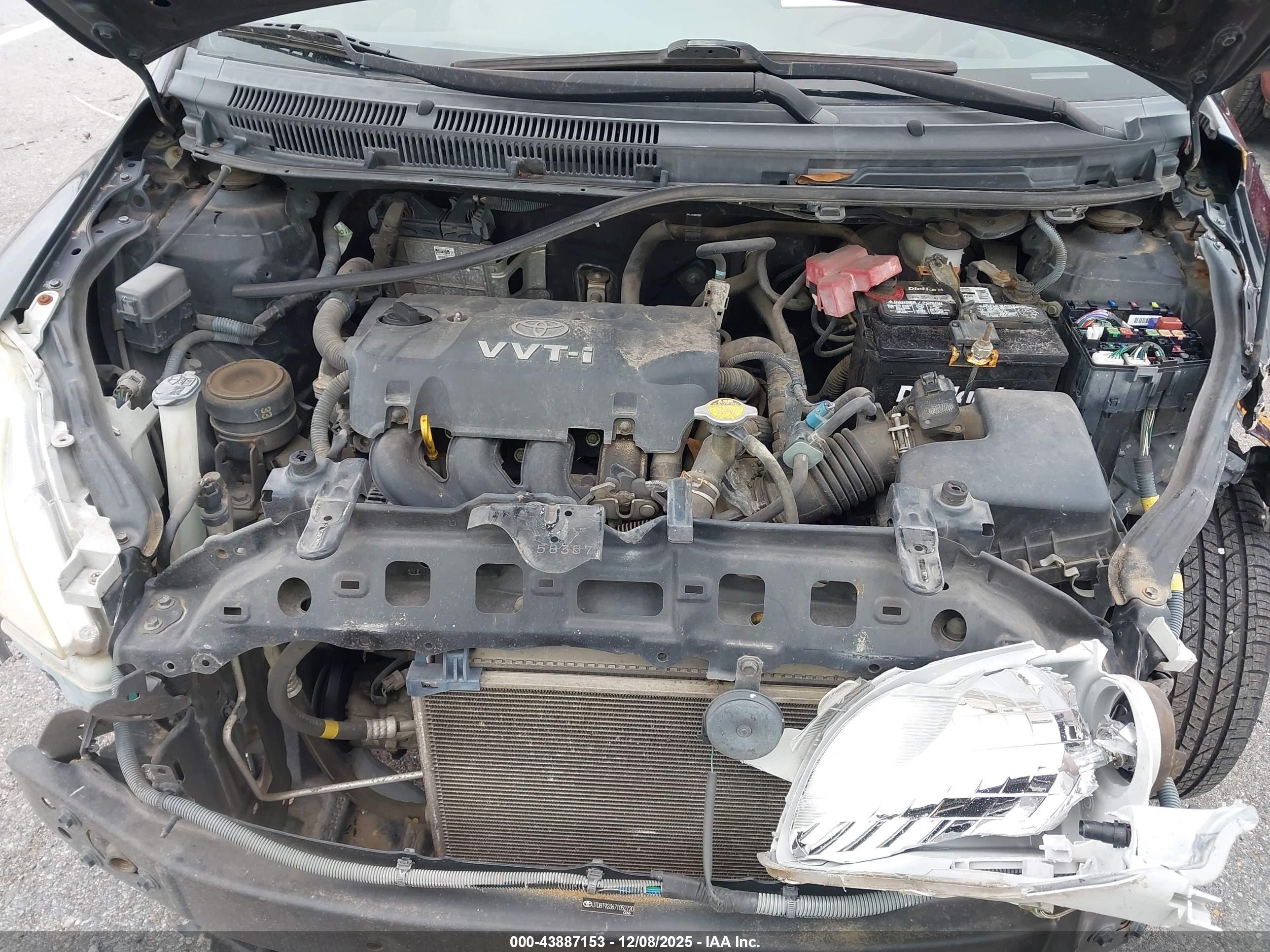 TOYOTA YARIS image 10
