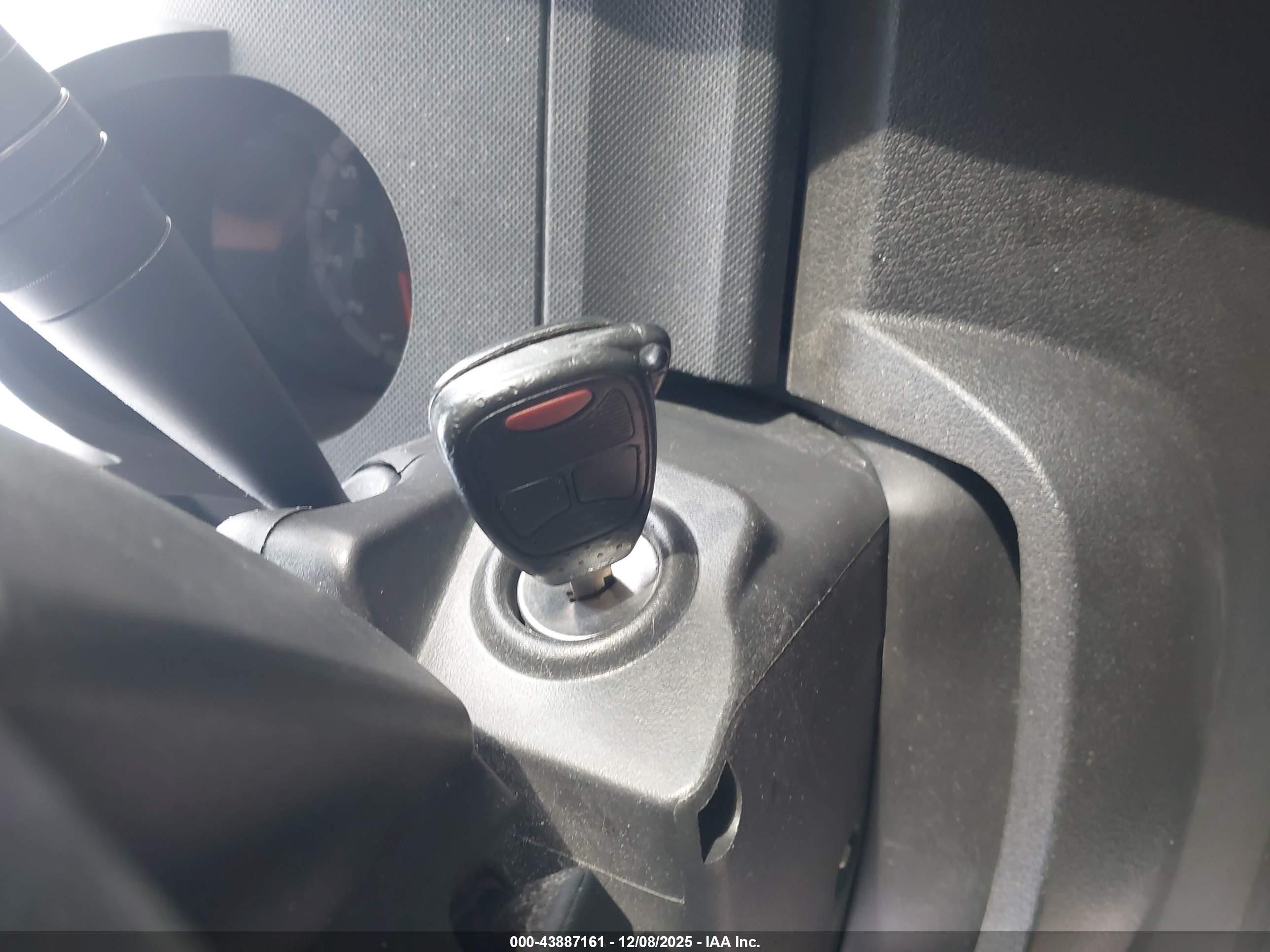 DODGE NITRO image 11