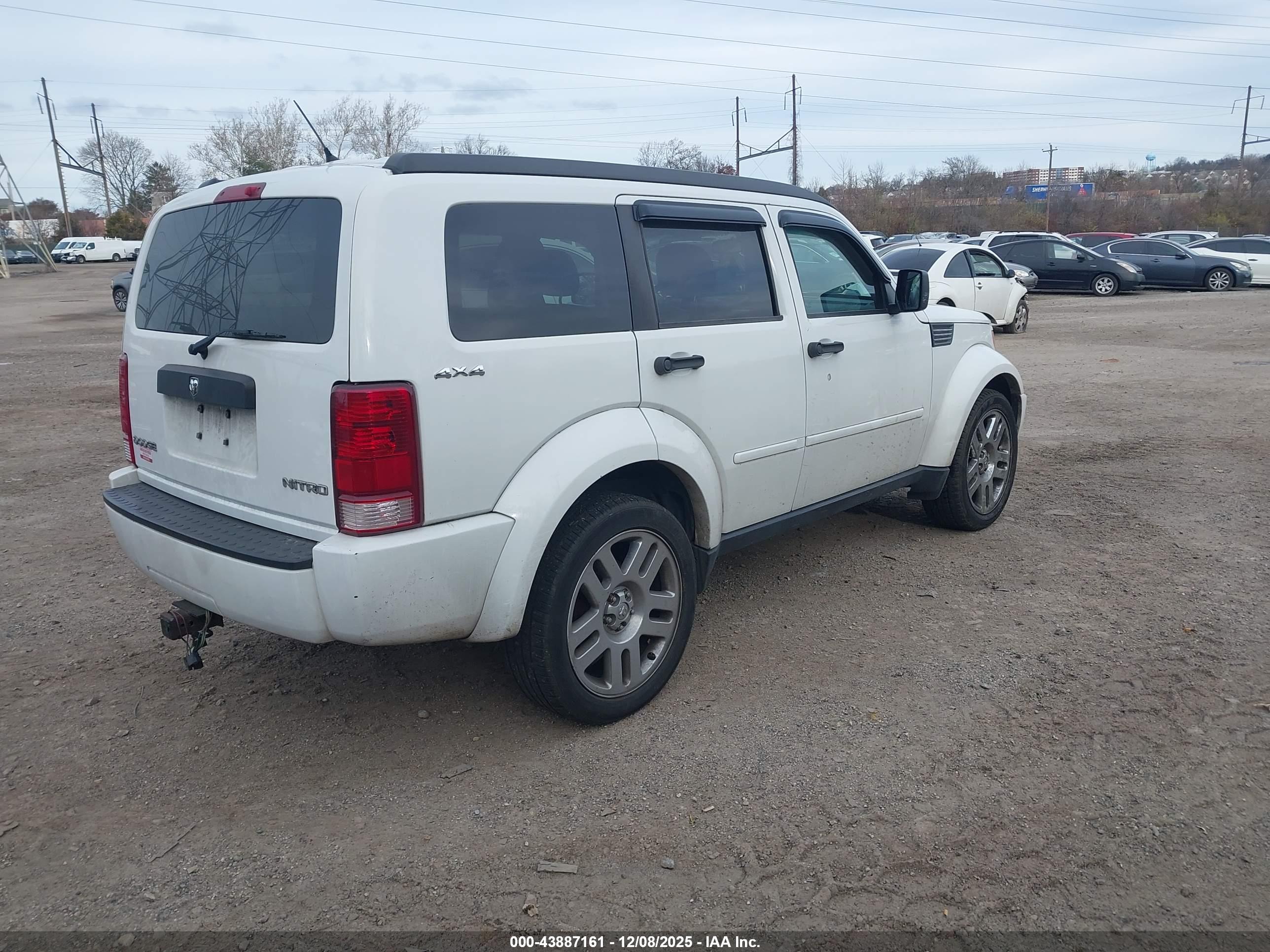 DODGE NITRO image 4