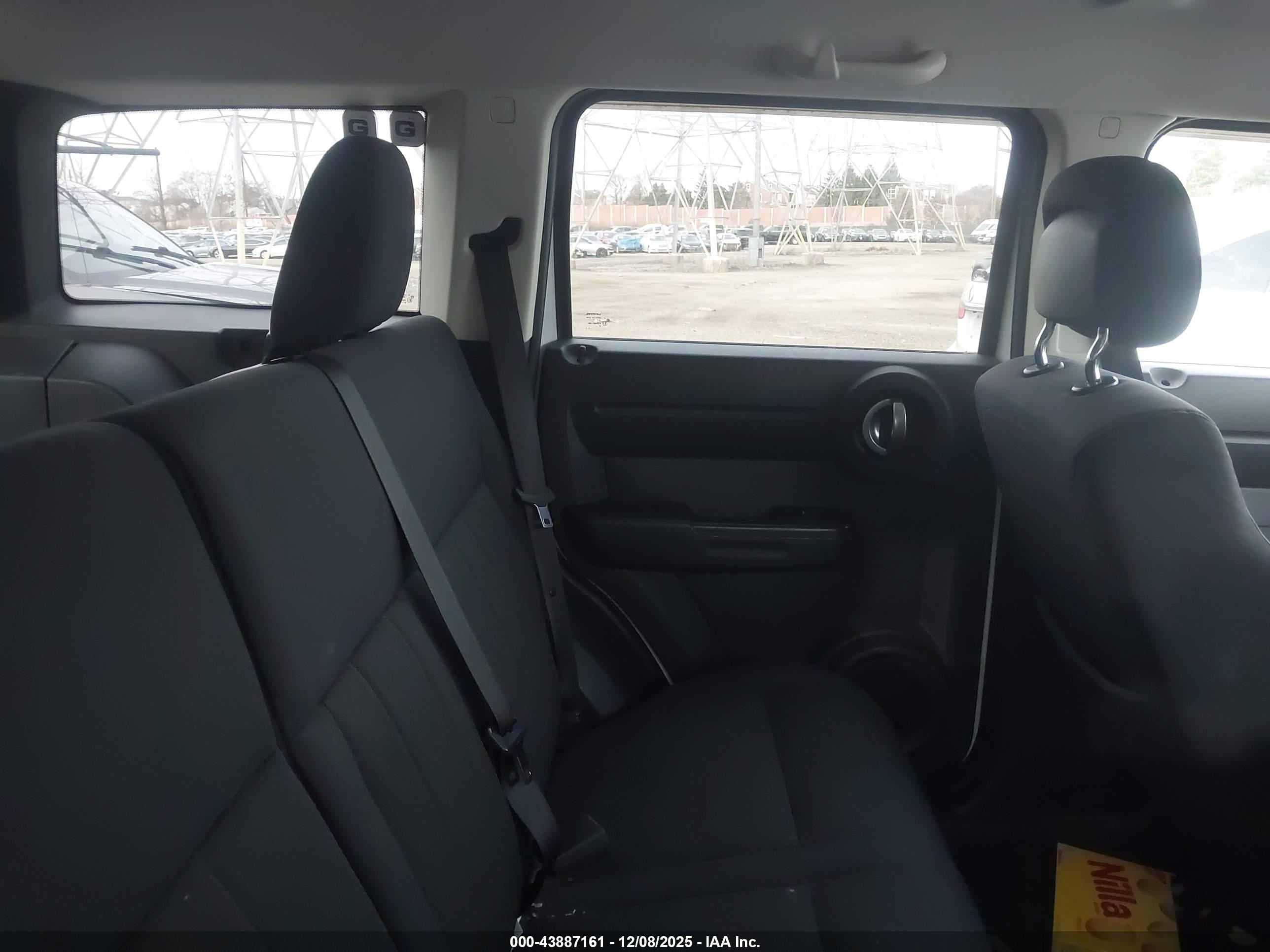 DODGE NITRO image 8