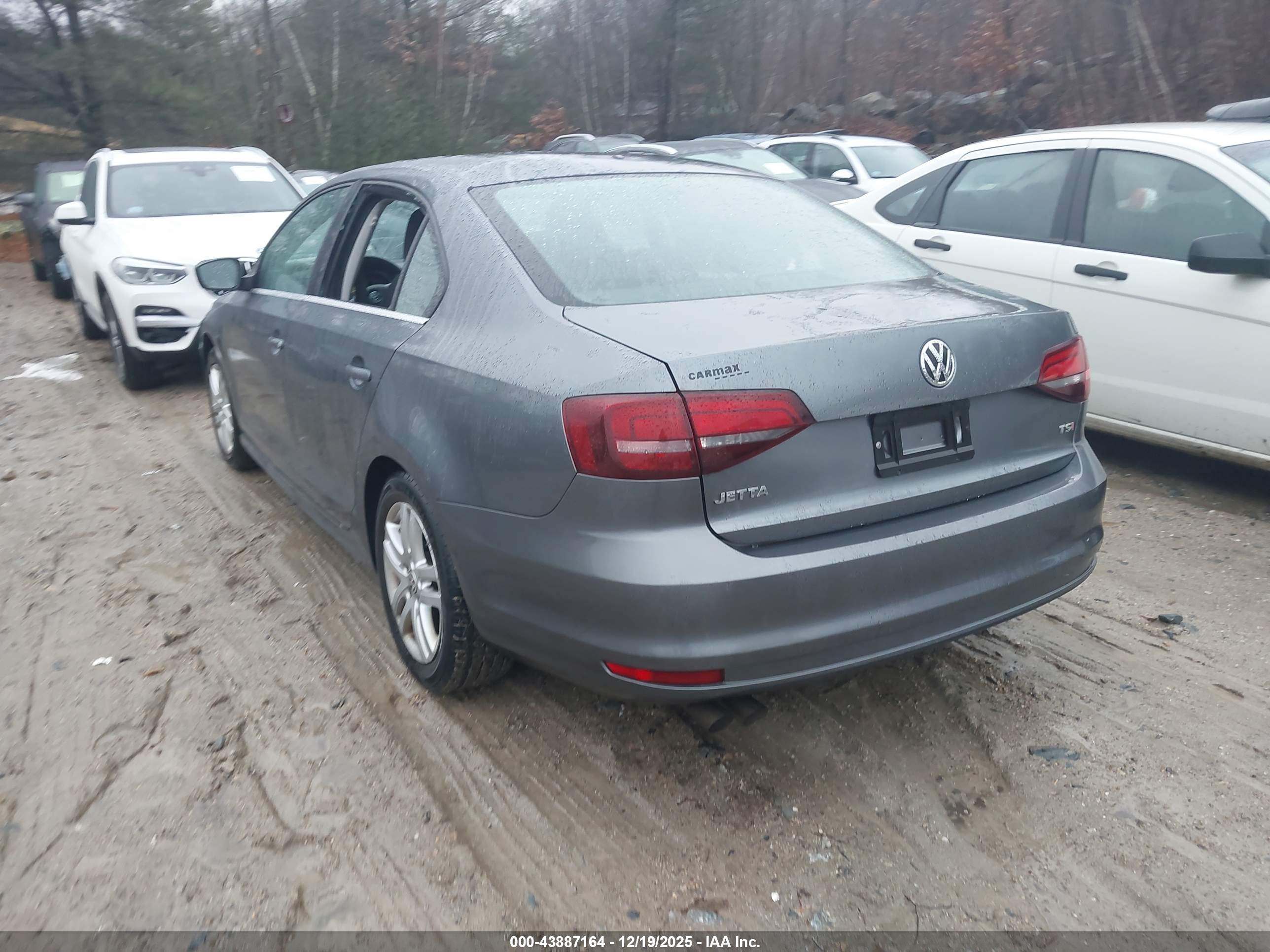 VOLKSWAGEN JETTA image 3