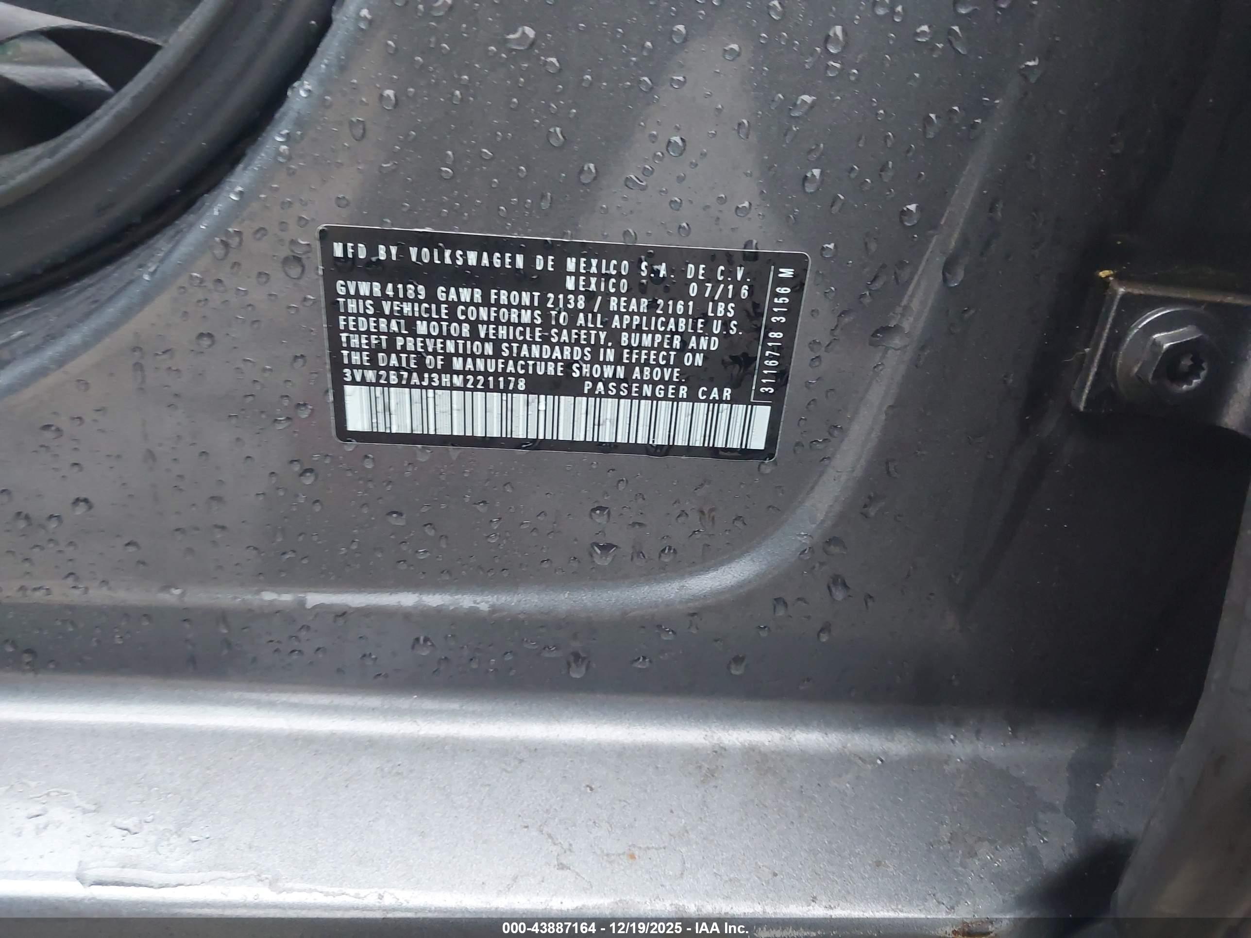 VOLKSWAGEN JETTA image 9