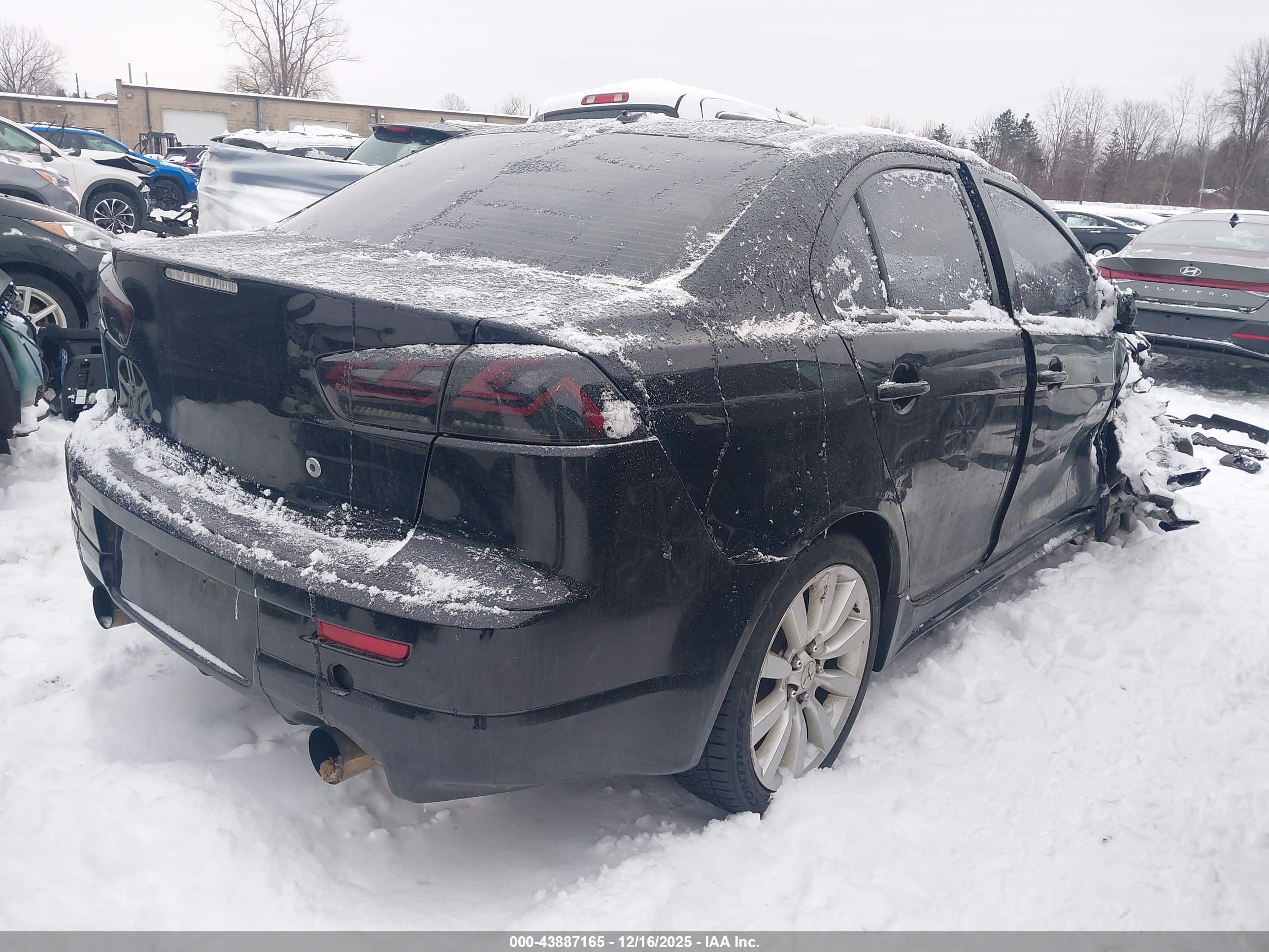 MITSUBISHI LANCER image 4