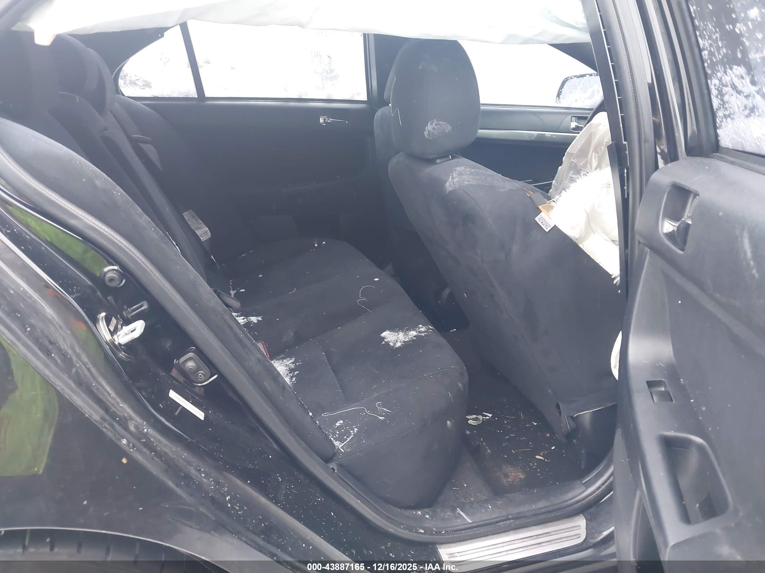 MITSUBISHI LANCER image 8