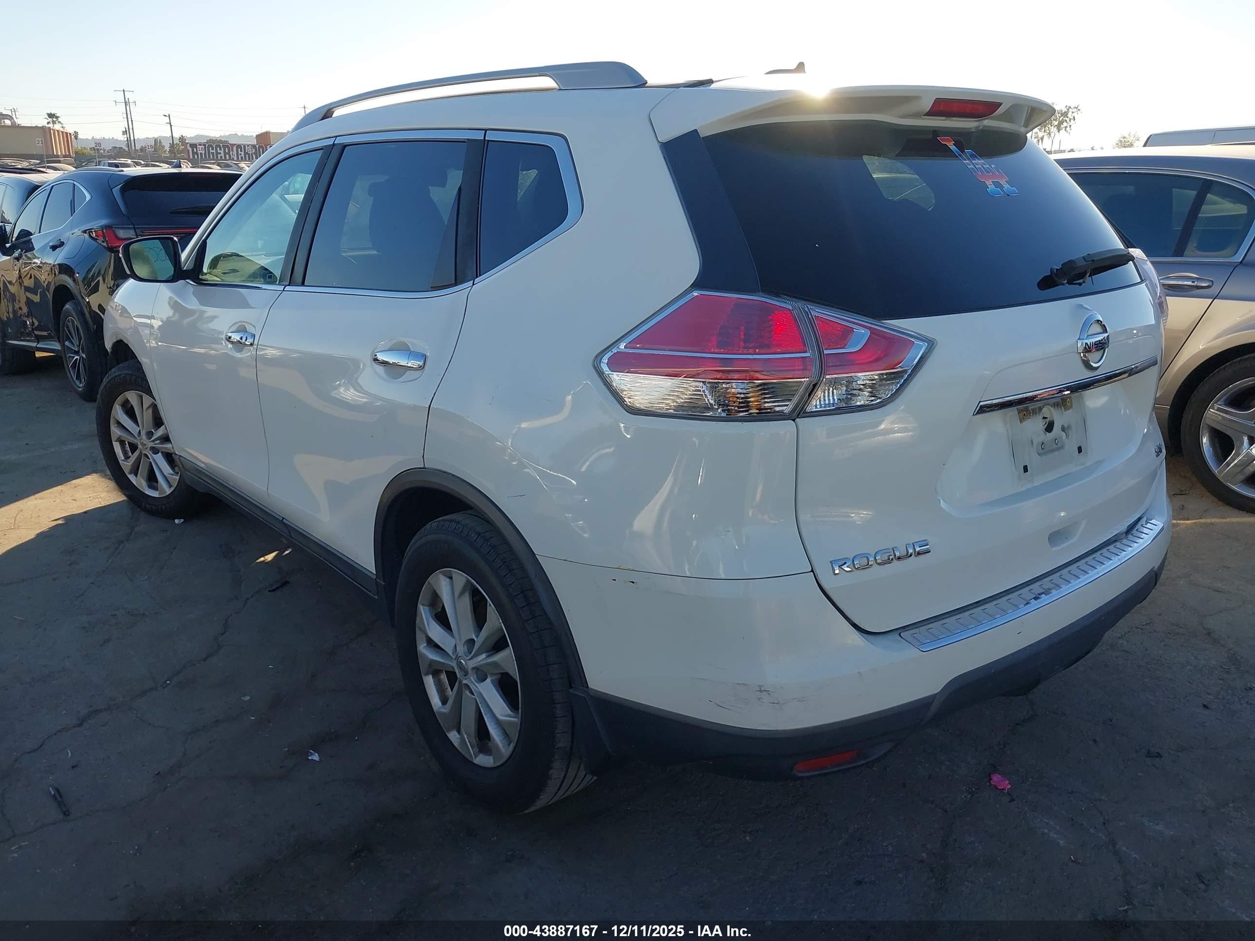 NISSAN ROGUE image 3