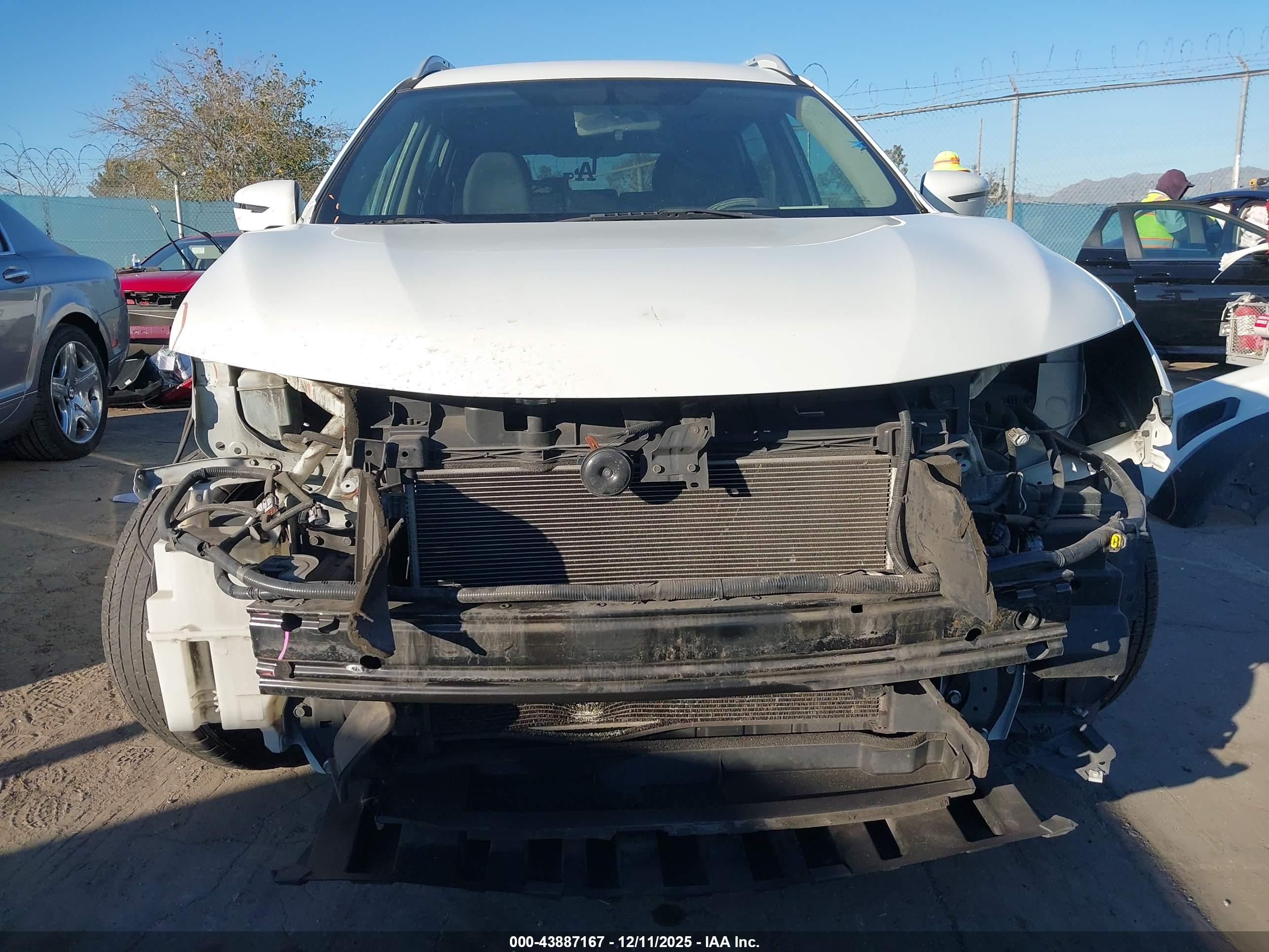 NISSAN ROGUE image 6